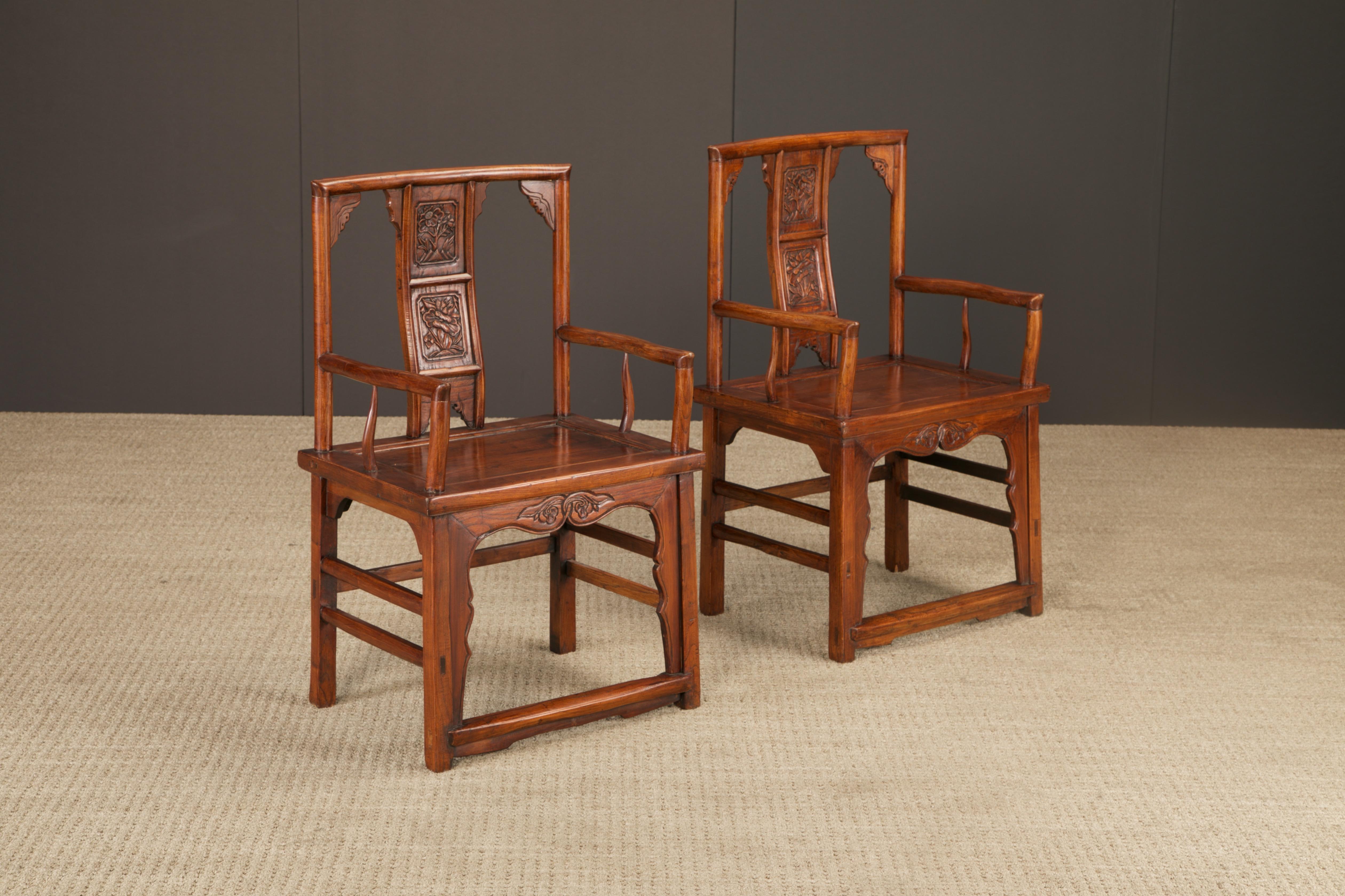 Pair of Qing Dynasty Chinese Horseshoe-Back Armchairs in Carved Elmwood In Good Condition For Sale In Los Angeles, CA