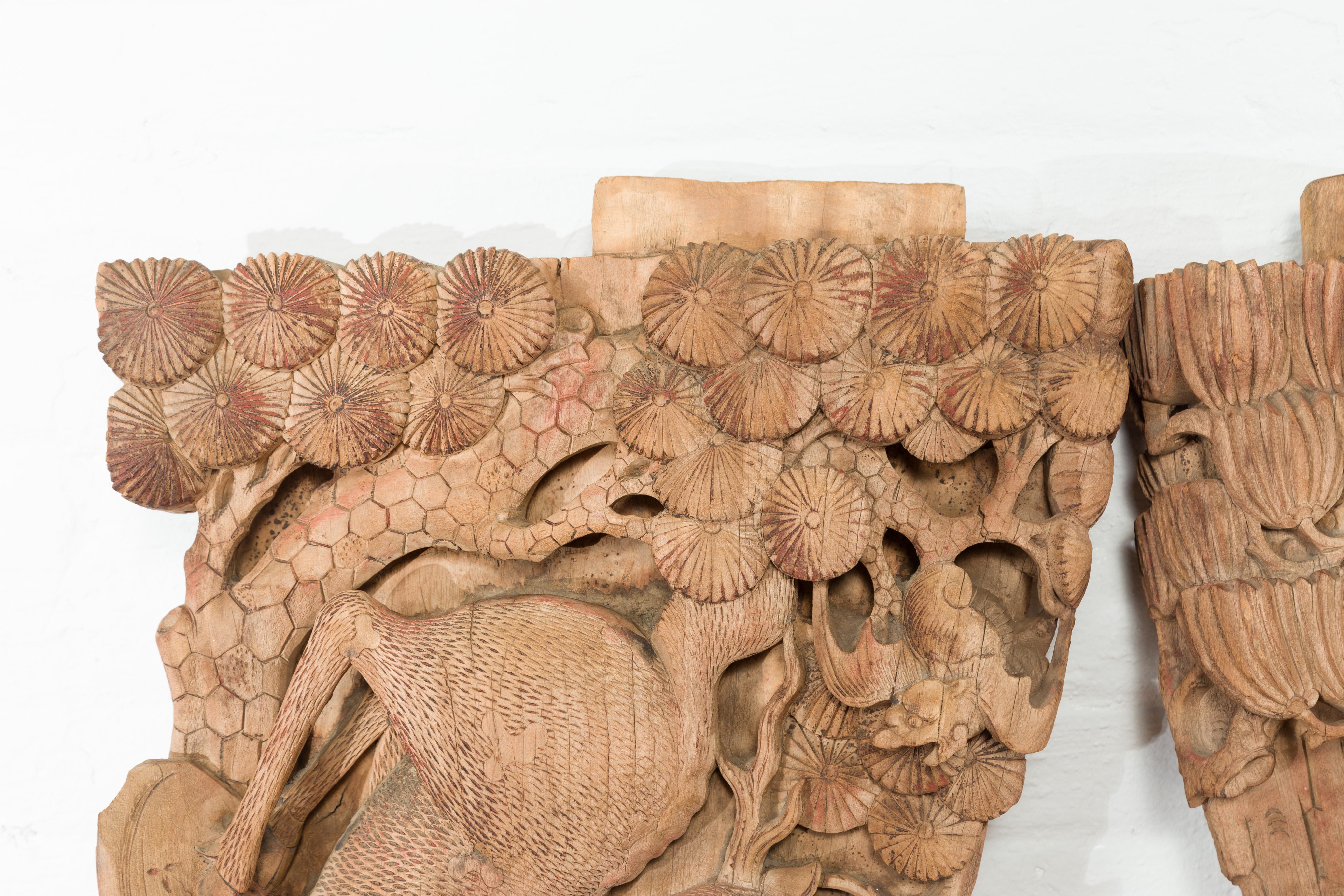 Paar handgeschnitzte Holz-Tempelkorbeln aus der Qing-Dynastie mit Hirschmotiven im Angebot 4