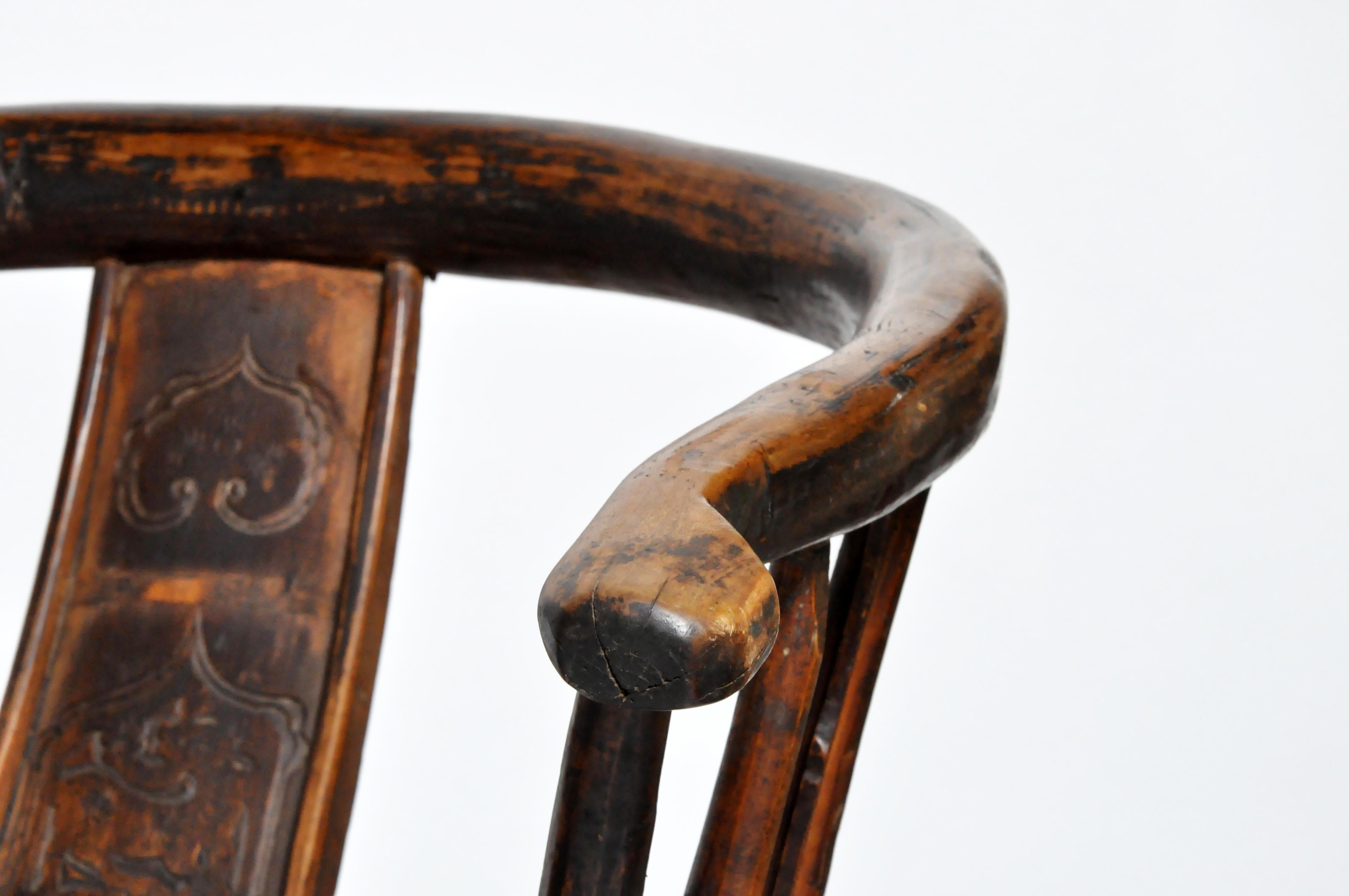 Pair of Qing Dynasty Horseshoe Shape Round Chairs 1