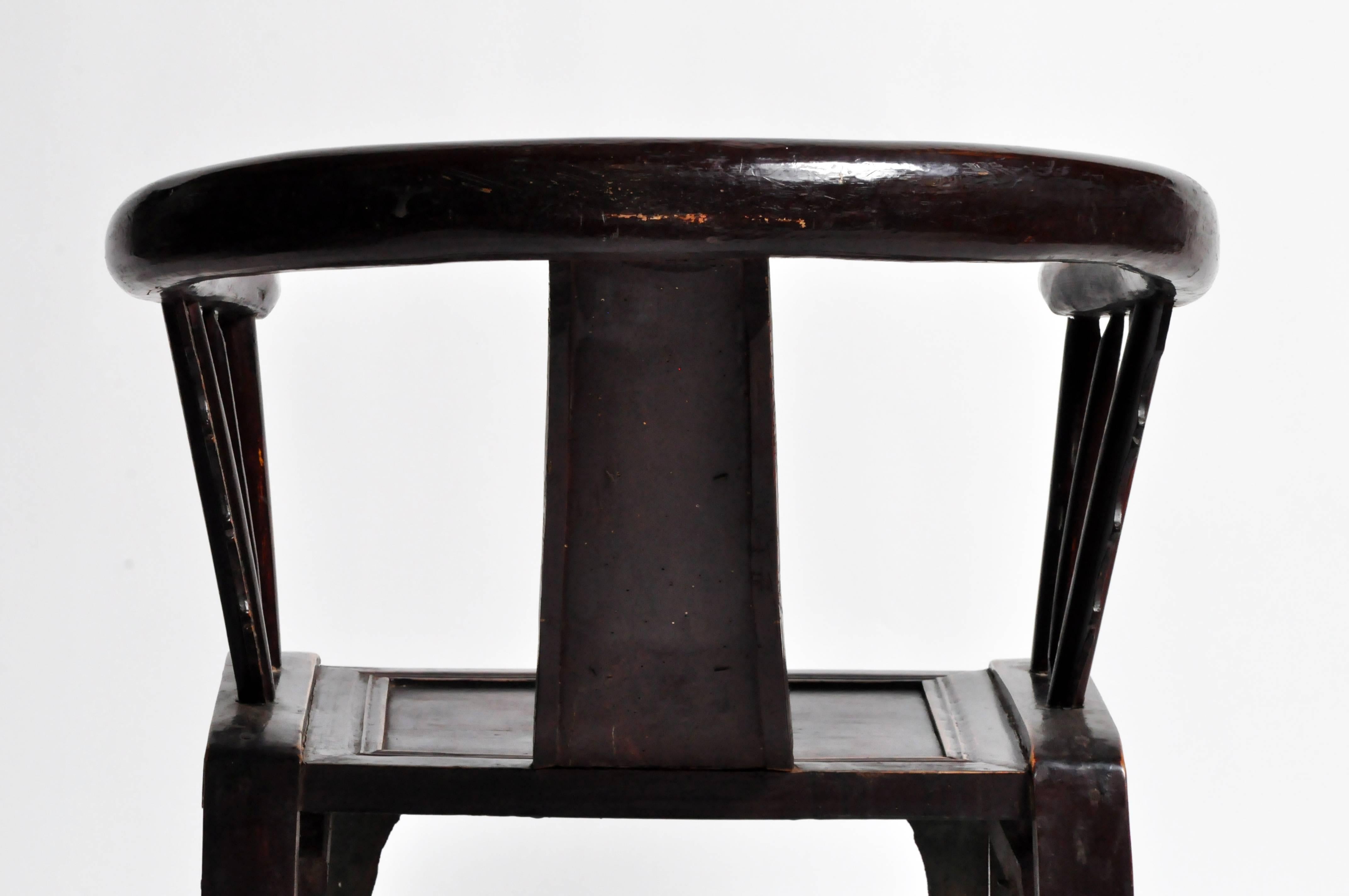 Wood Pair of Qing Dynasty Horseshoe Shaped Round Back Chairs
