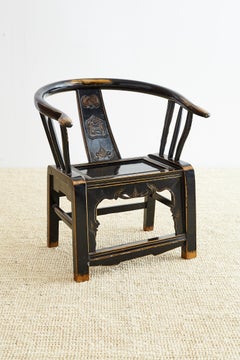 Coppia di poltrone a ferro di cavallo laccate della dinastia Qing