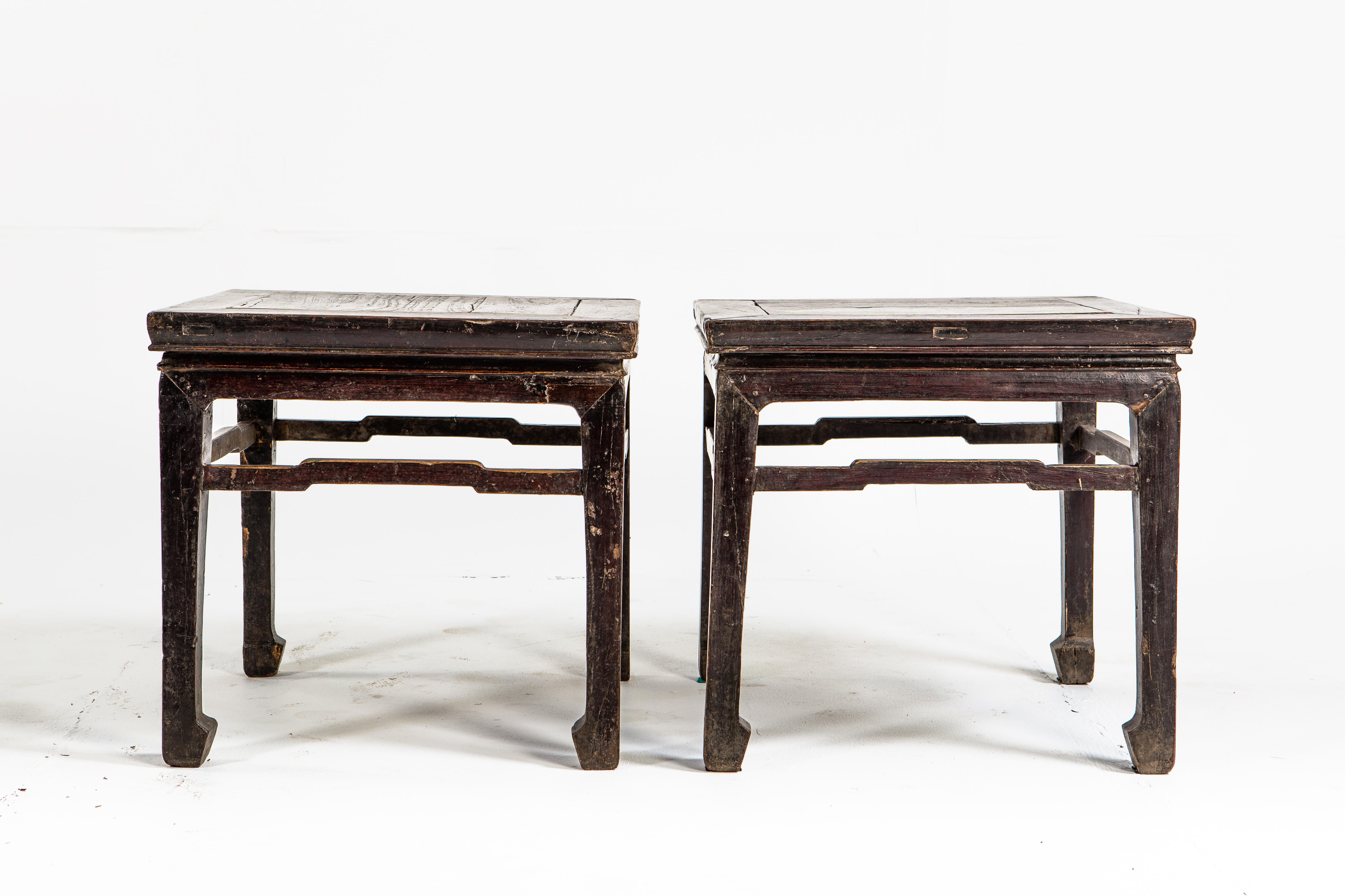 Pair of Qing Dynasty Square Stools (Chinesisch)