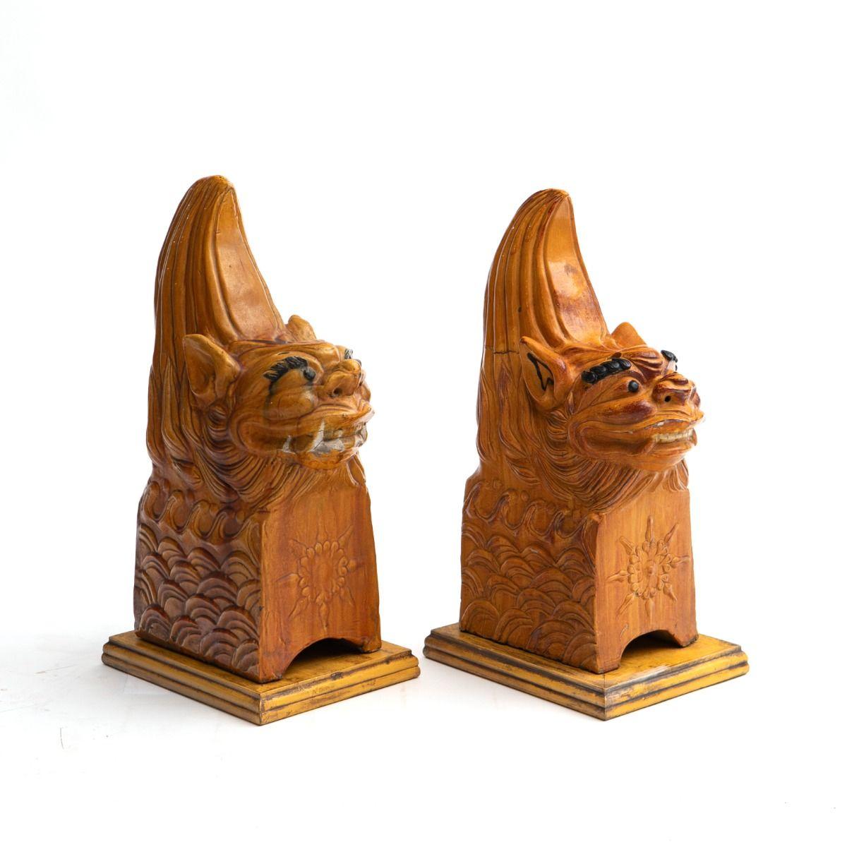 Pair of Qing Dynasty Yellow-Glazed Ceramic Roof Lions In Good Condition In Kastrup, DK