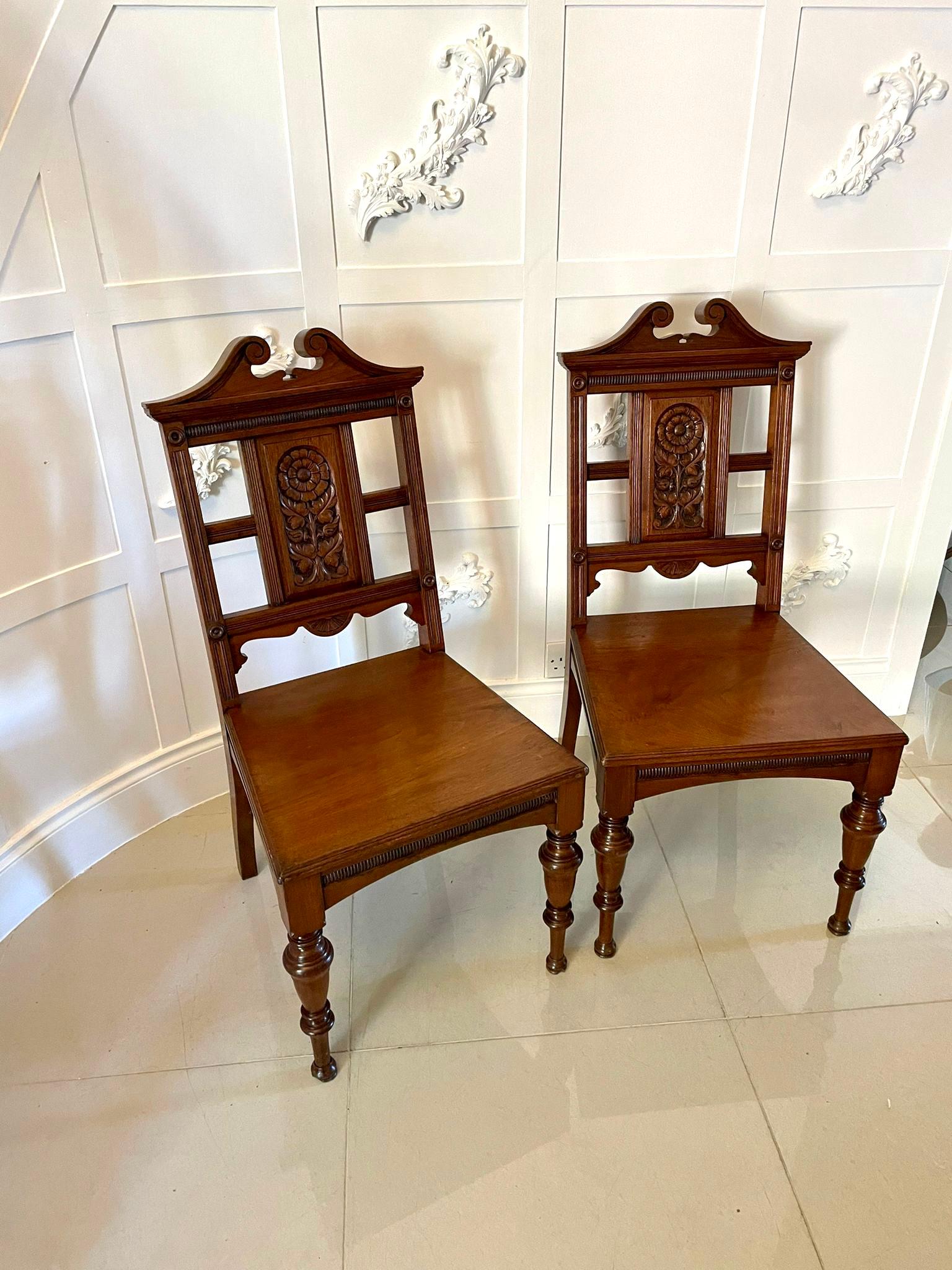 English Pair of Quality Antique Carved Walnut Hall Chairs For Sale