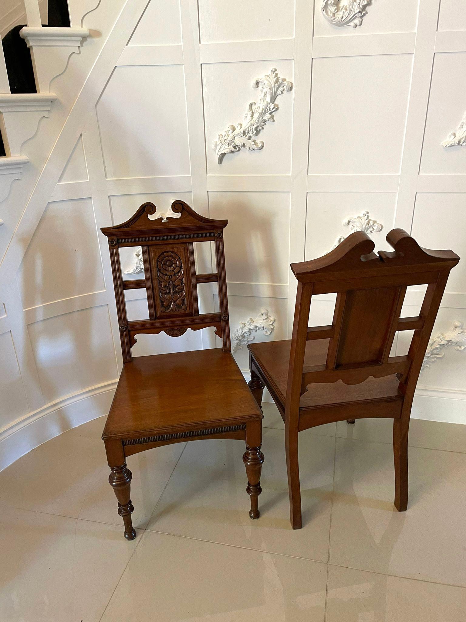 Pair of Quality Antique Carved Walnut Hall Chairs In Good Condition For Sale In Suffolk, GB