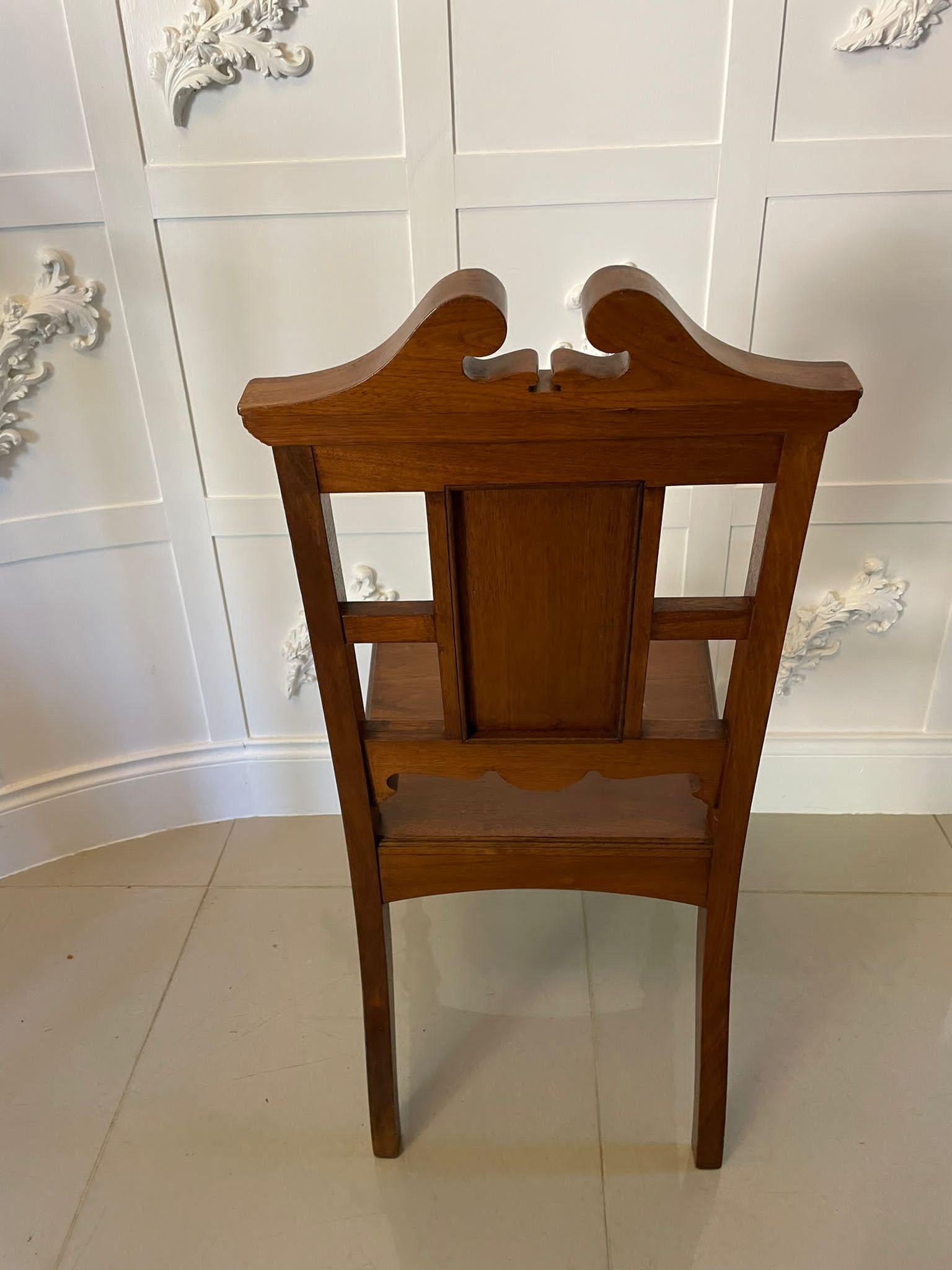 Late 19th Century Pair of Quality Antique Carved Walnut Hall Chairs For Sale