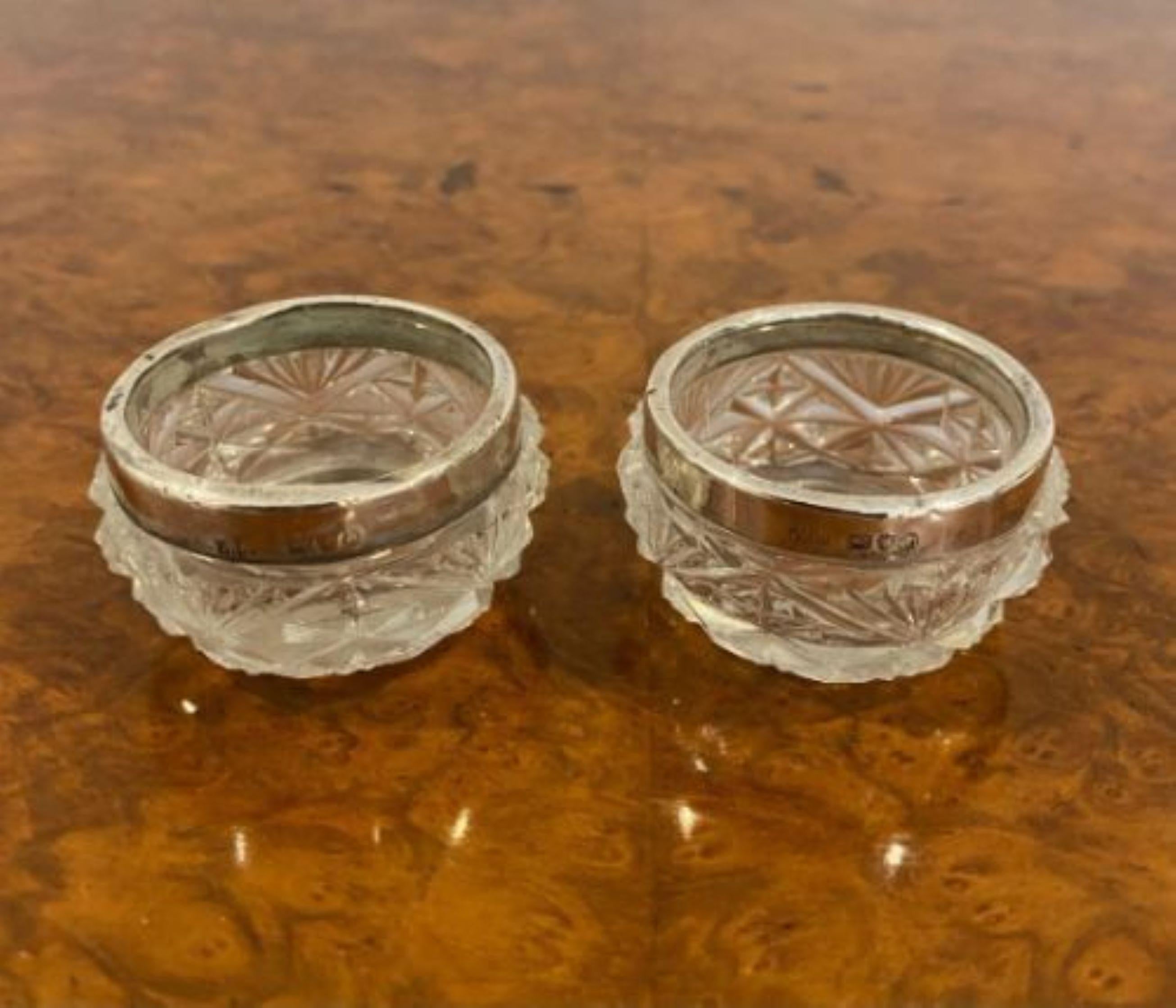 Pair Of Quality Antique Edwardian Hall Marked Silver Top Table Salts In Good Condition For Sale In Ipswich, GB
