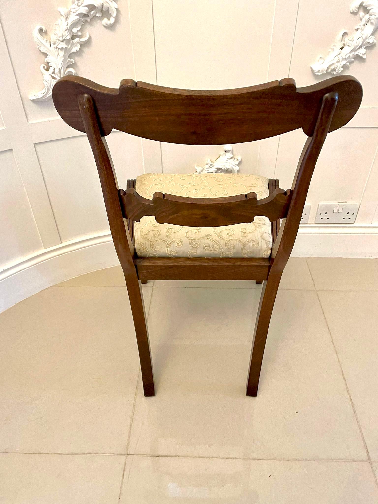 Paire de chaises d'appoint anciennes de qualité en acajou sculpté de style Régence Bon état - En vente à Suffolk, GB