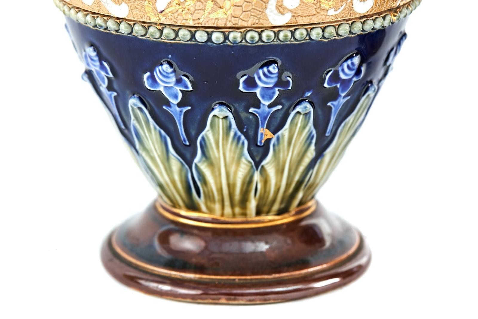 Coppia di vasi antichi di qualità di Royal Doulton in vendita 1