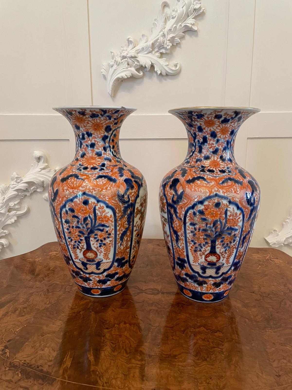 Paar japanische Imari-Vasen von hoher Qualität im Zustand „Gut“ im Angebot in Suffolk, GB