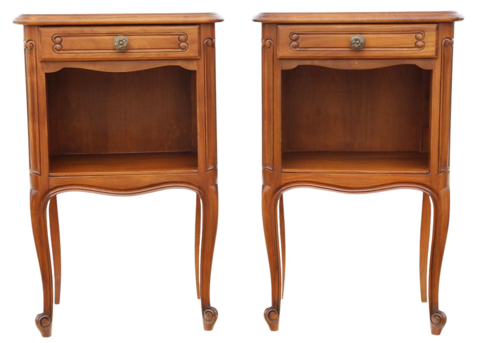 Pair of Quality Vintage Cherry Bedside Tables – Stylish Nightstands In Good Condition For Sale In Wisbech, Cambridgeshire
