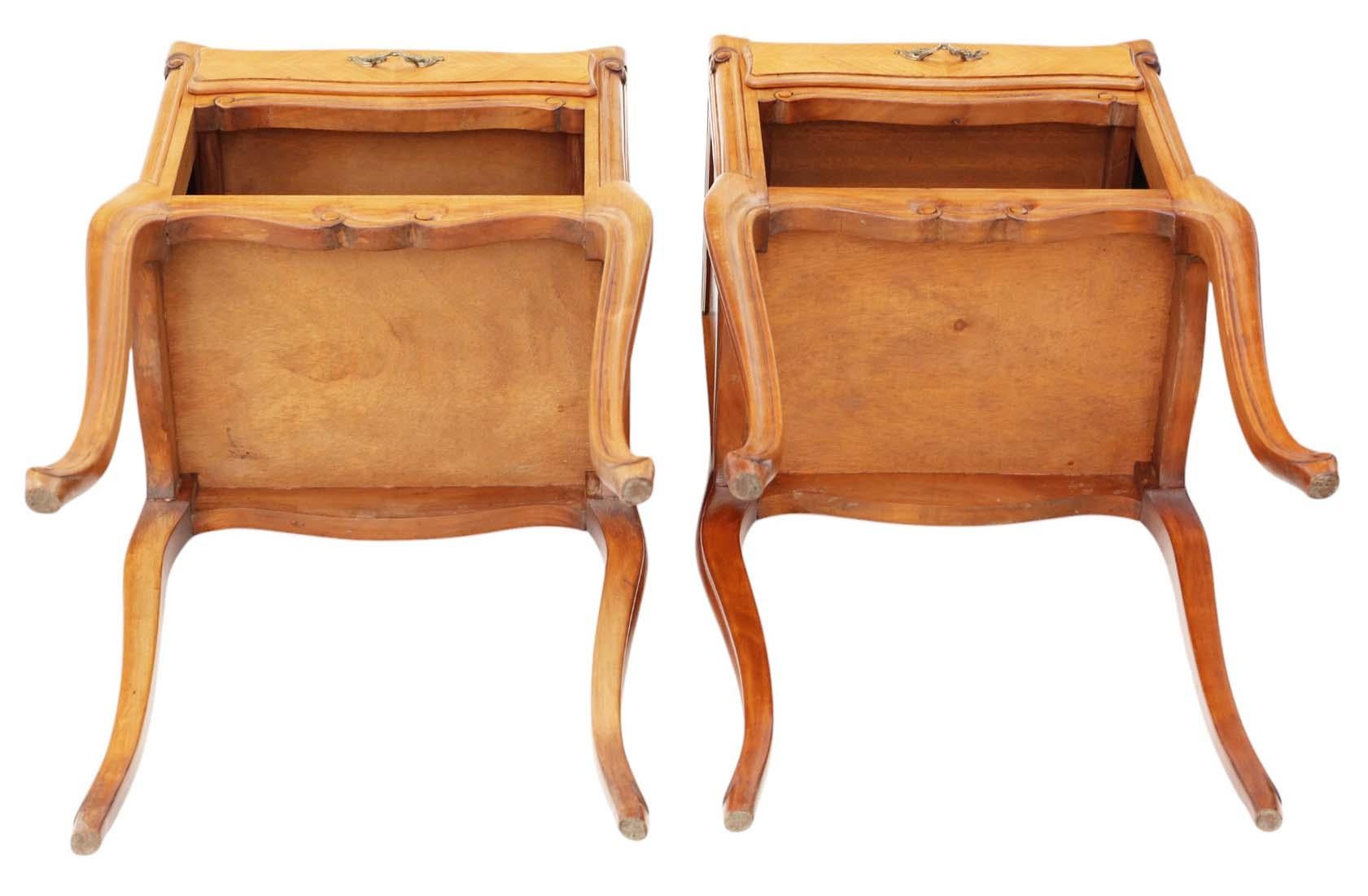 Paire de tables de chevet en cerisier ou noyer d'époque - Tables de nuit en vente 3