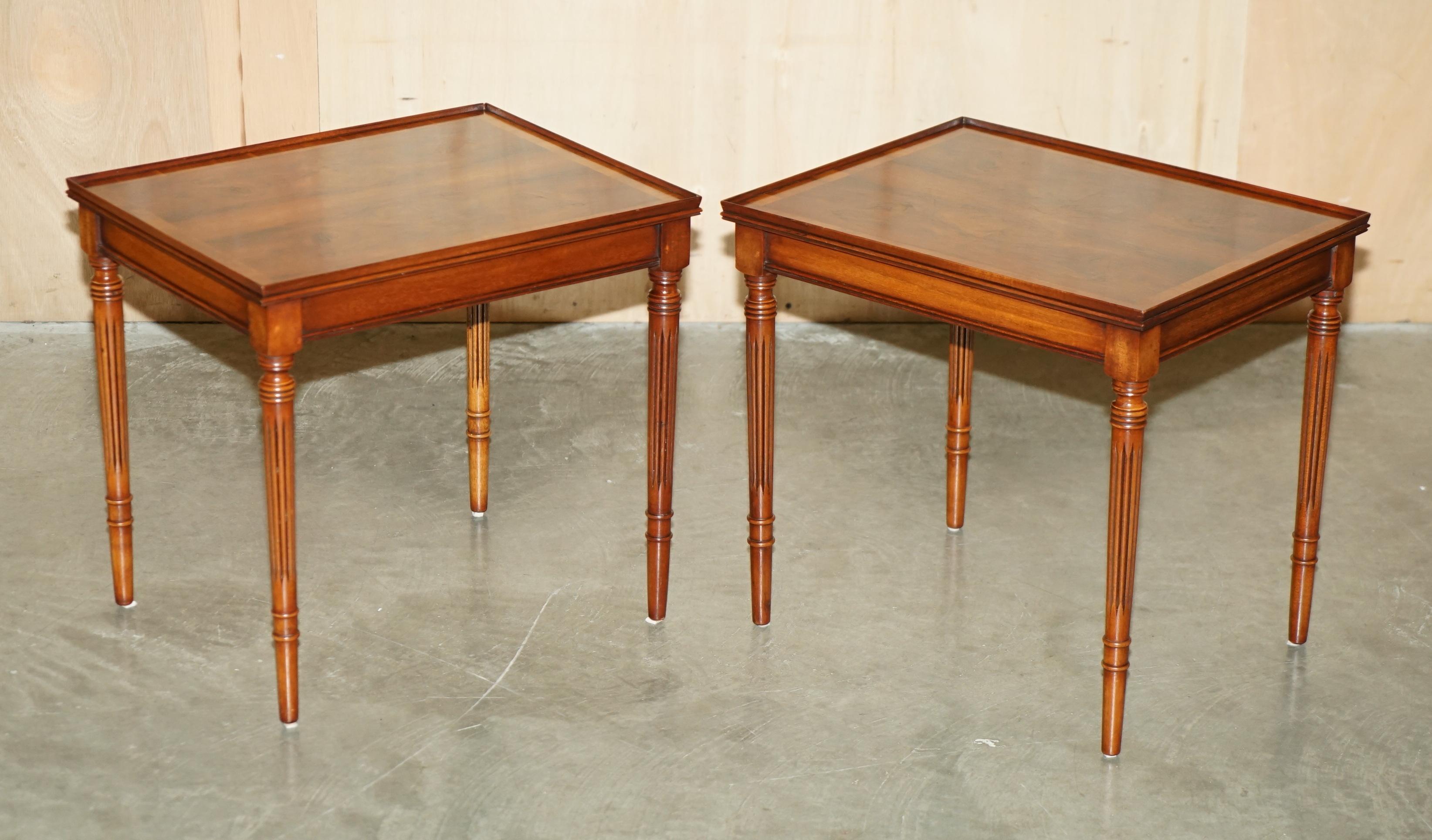 Royal House Antiques

The House Antiques a le plaisir d'offrir à la vente cette superbe paire de tables d'appoint en ronce de noyer taillée en quart de cercle avec une fine galerie. 

Veuillez noter que les frais de livraison indiqués ne sont qu'un