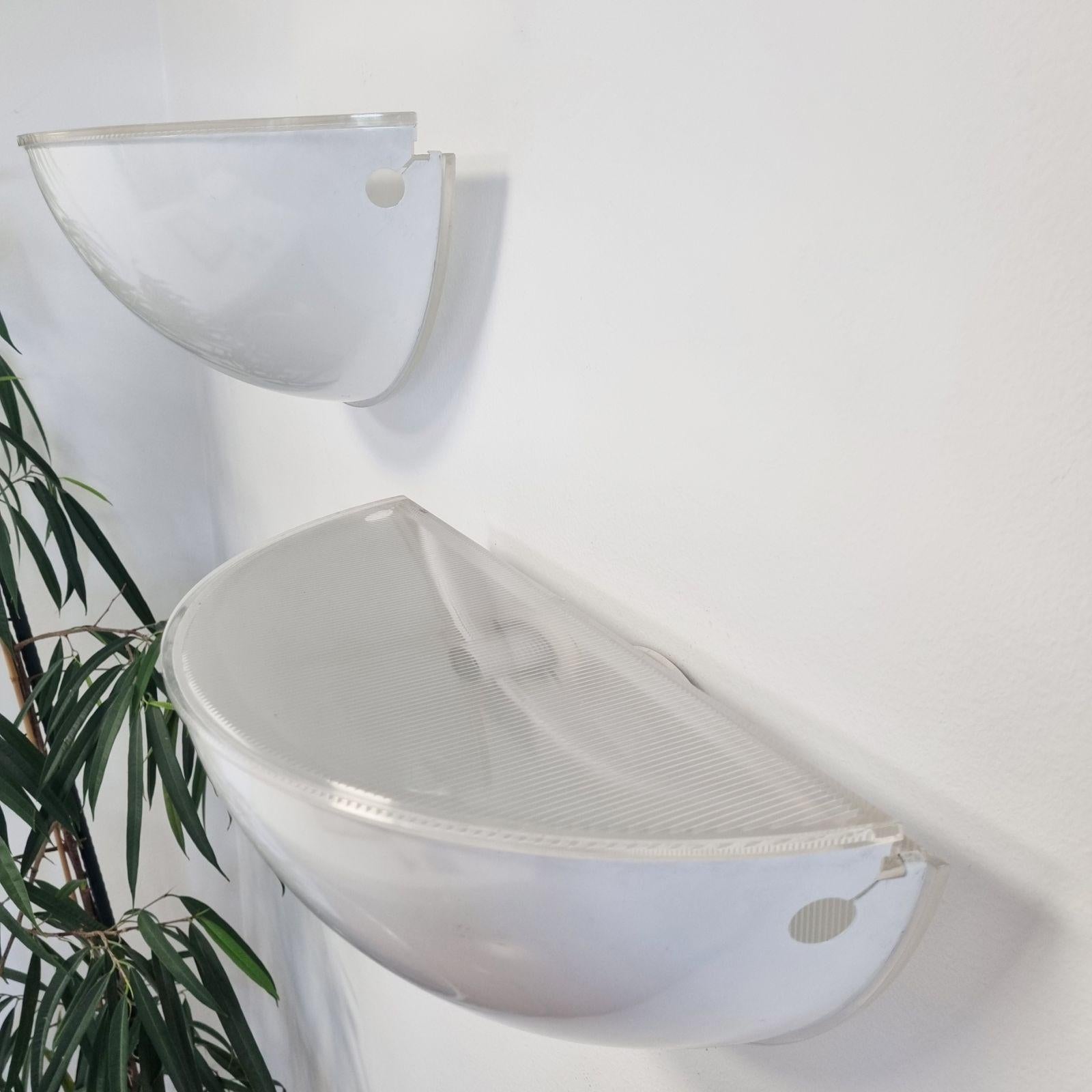 Pair of mid century Quarto wall lamps designed by Tobia and Afra Scarpa and produce by Flos
Perfect condition