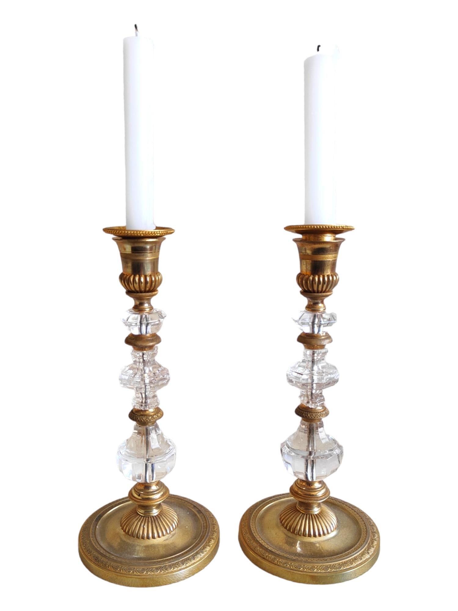Pair of Quartz candlesticks (rock crystal, 19th century)
Candlesticks in very good condition, from the end of the 19th century, in gold bronze and rock crystal. Measurements: 27 cm.