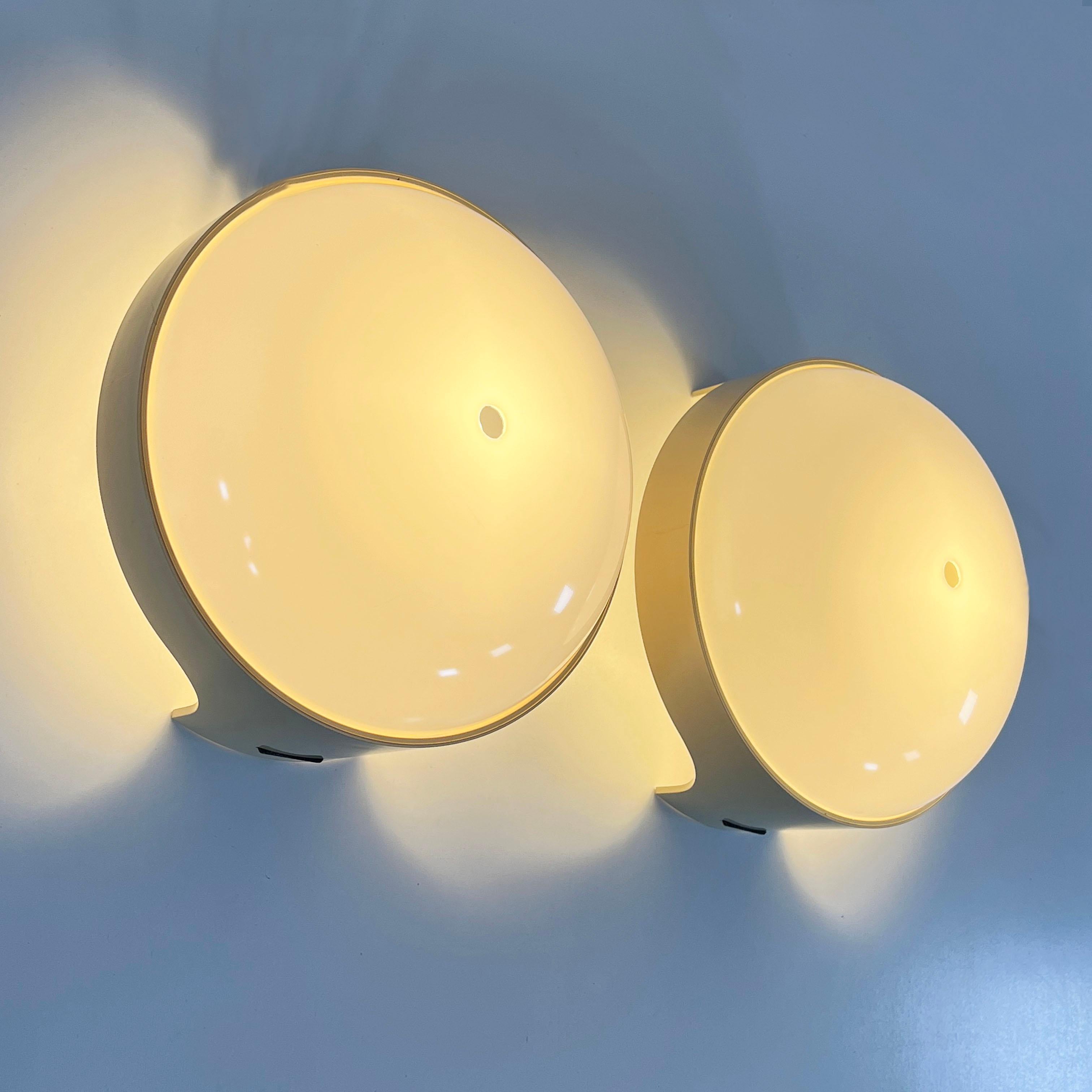 Italian Pair of Quattro KD 4335 Wall Lamps by Joe Colombo for Kartell, 1960 For Sale