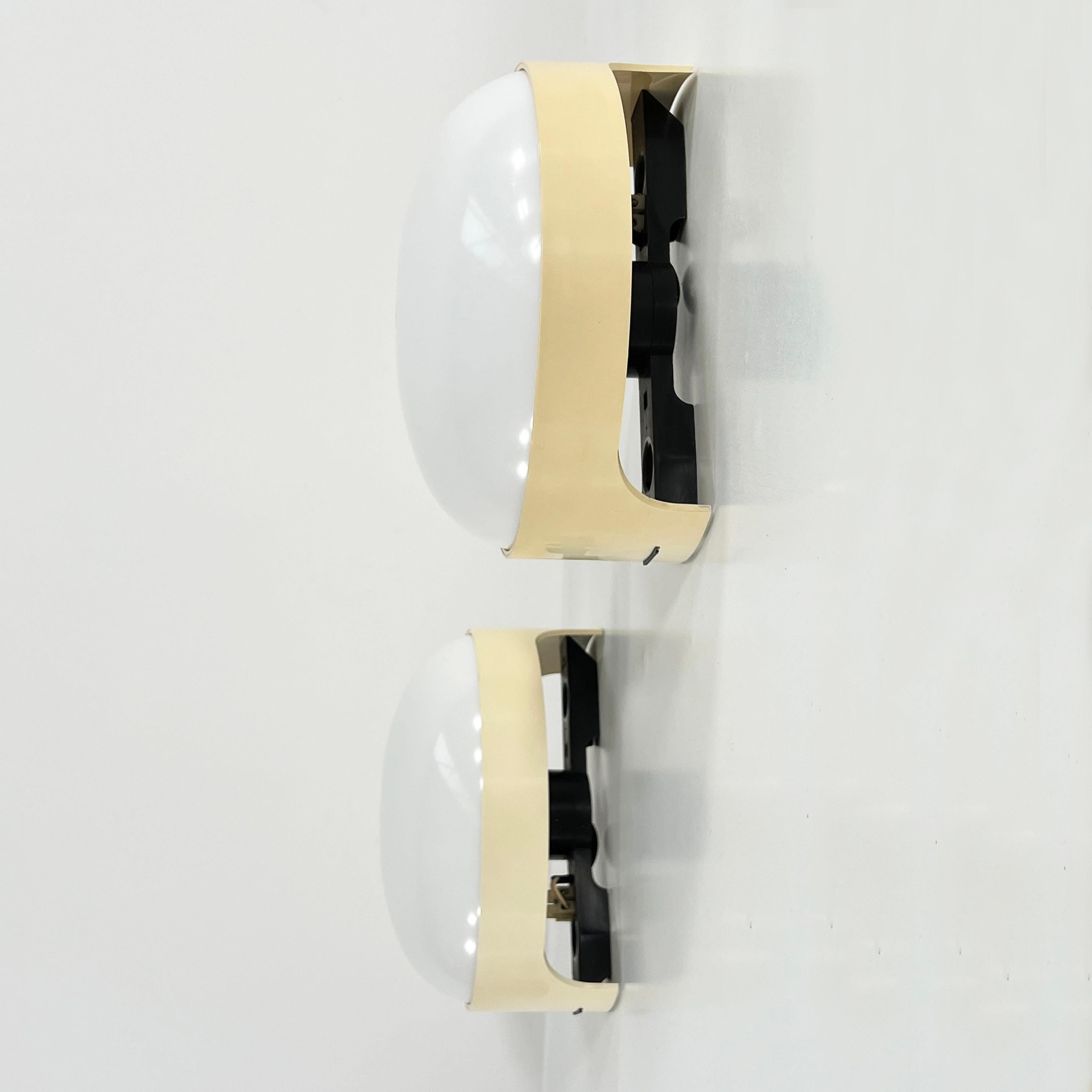 Plastic Pair of Quattro KD 4335 Wall Lamps by Joe Colombo for Kartell, 1960 For Sale