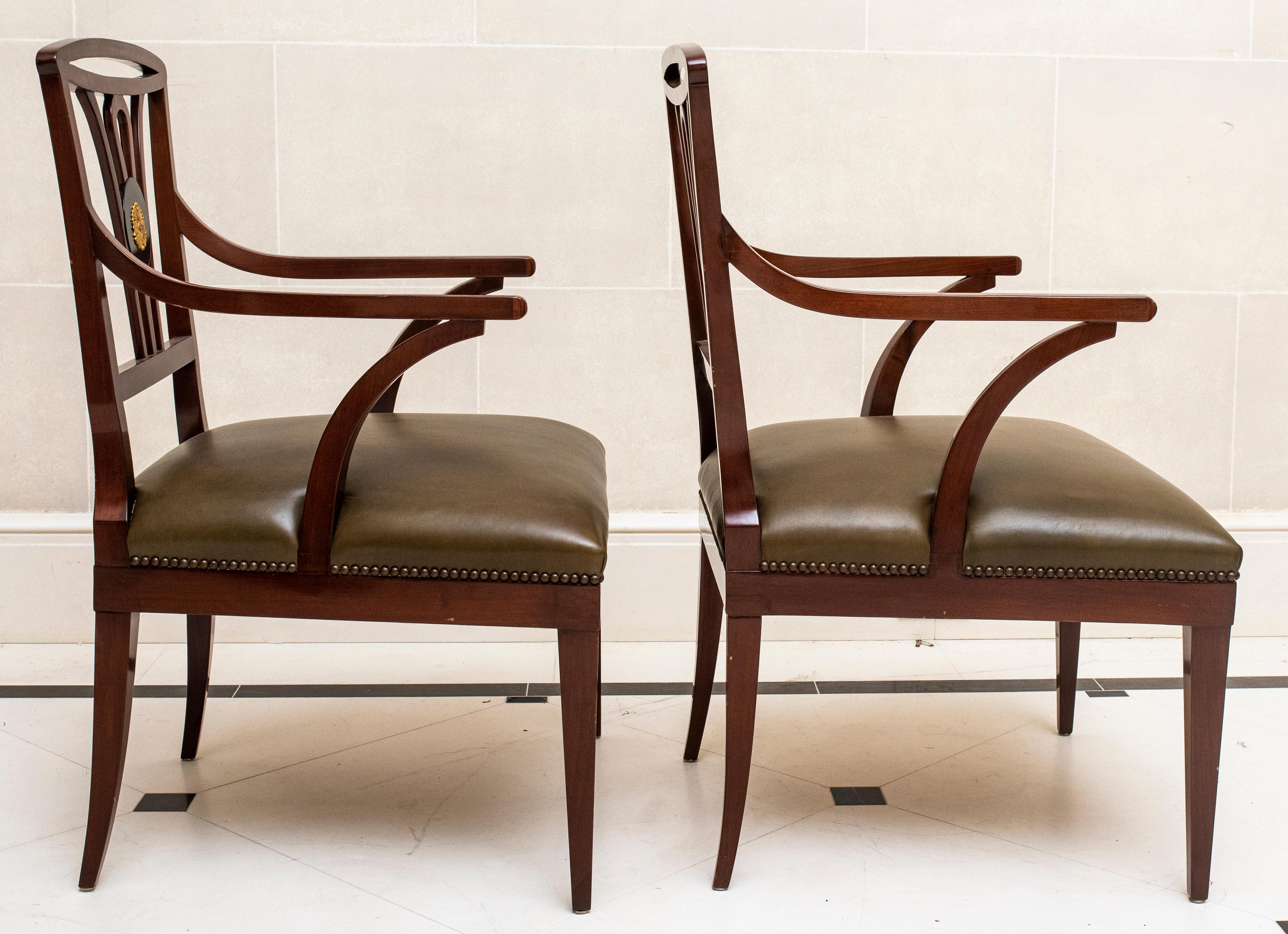 Ein Paar Queen Anne Revive Sessel (20. Jahrhundert) im Angebot