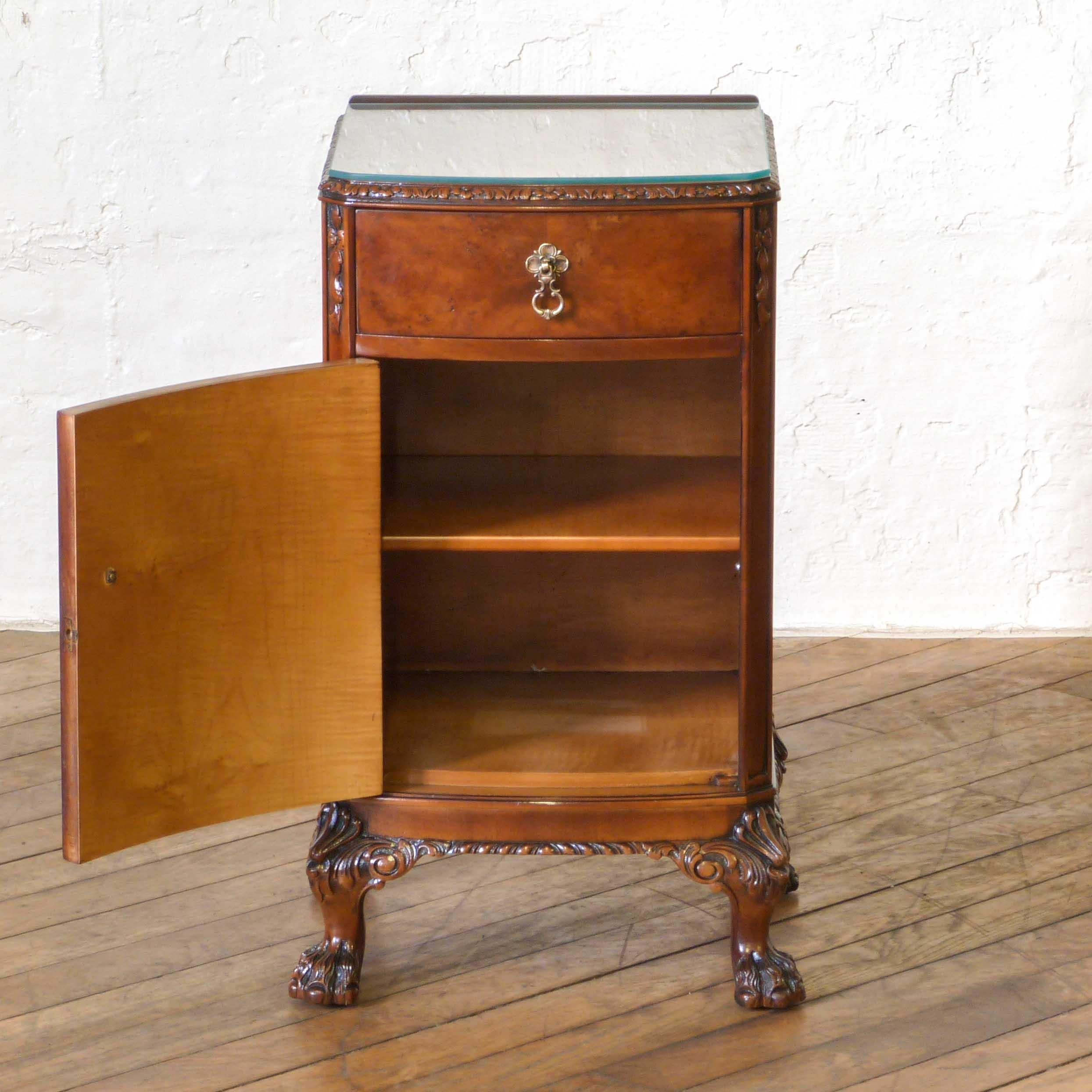 Pair of Queen Anne Style Bedside Cabinets In Good Condition In Manchester, GB