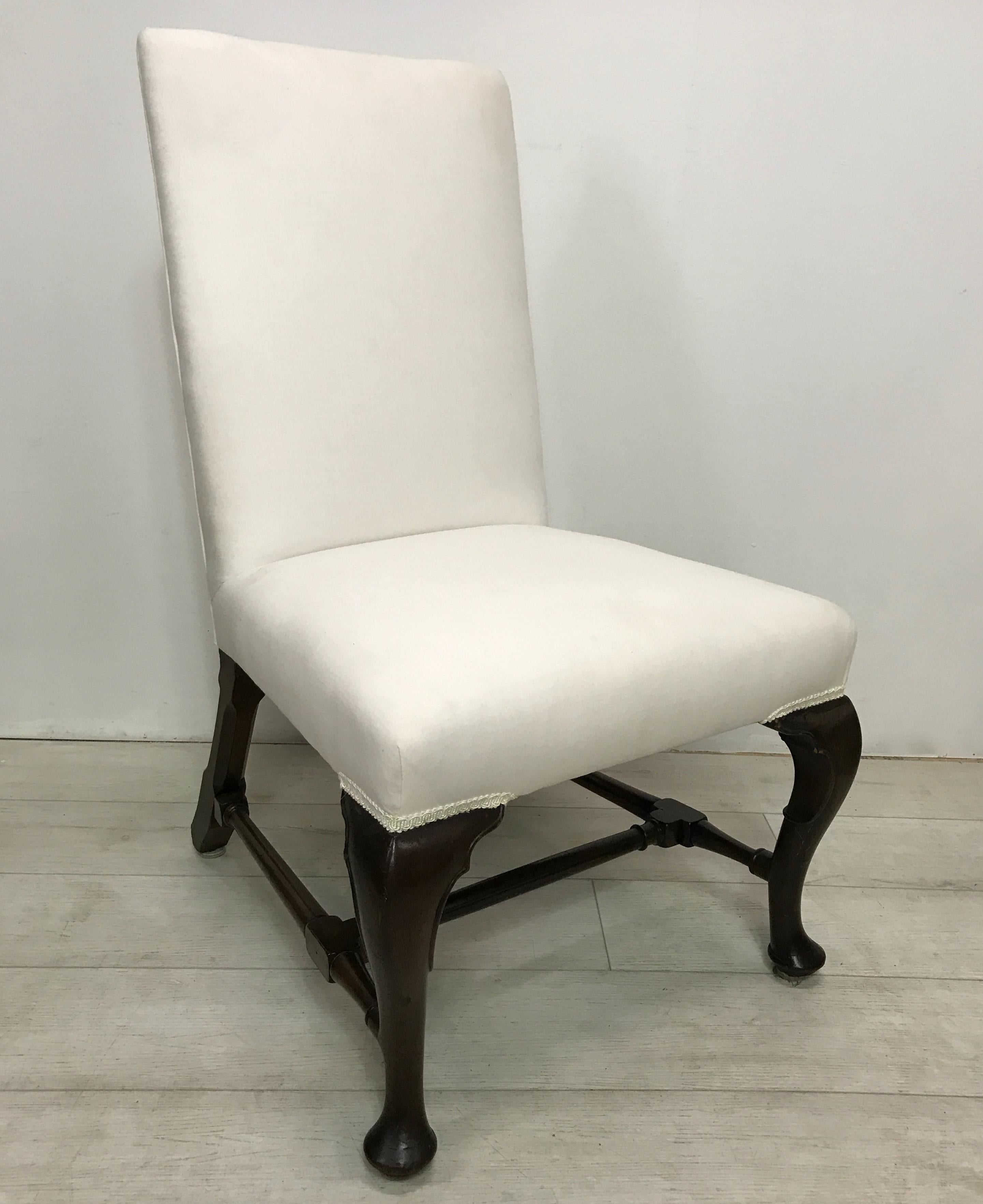 20ième siècle Paire de chaises d'appoint en acajou de style Queen Anne, début du 20ème siècle en vente