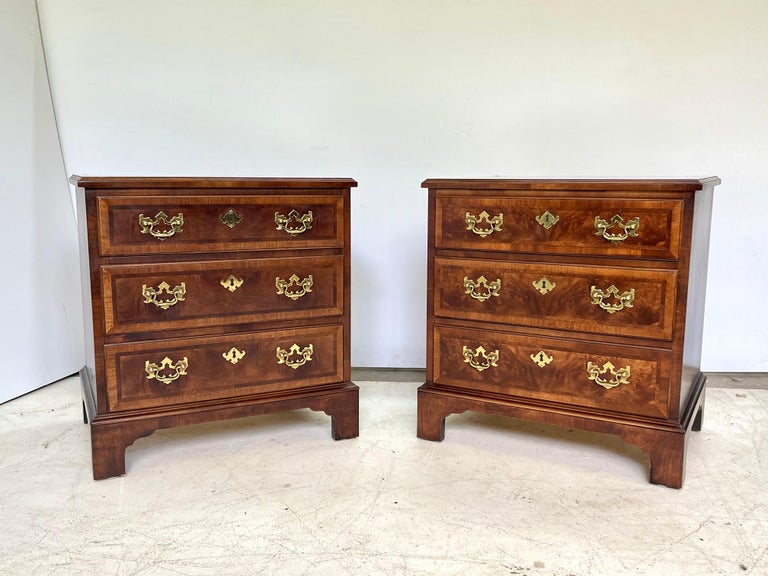 Pair of Queen Anne Style Nightstands or End Tables by Henredon at 1stDibs