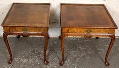 Pareja de mesas auxiliares estilo Queen Anne de Baker Furniture