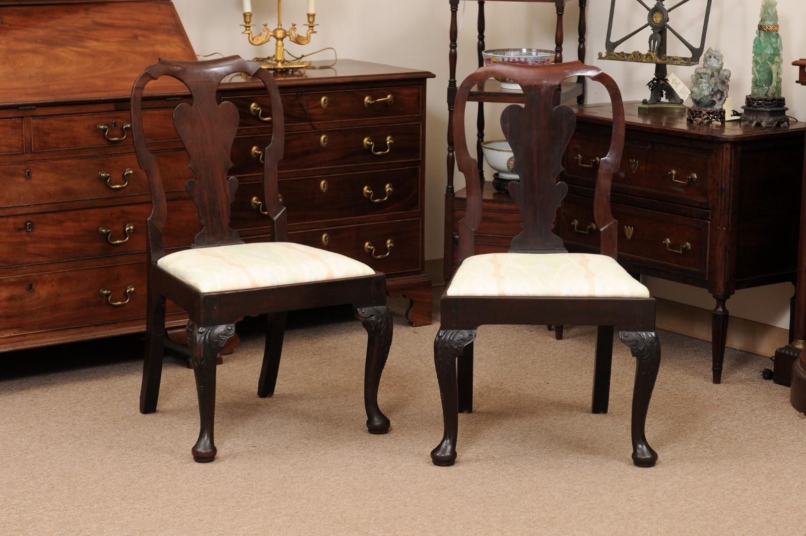 Paar Queen Anne-Beistellstühle aus Nussbaumholz, 18. Jahrhundert, England im Zustand „Gut“ im Angebot in Atlanta, GA