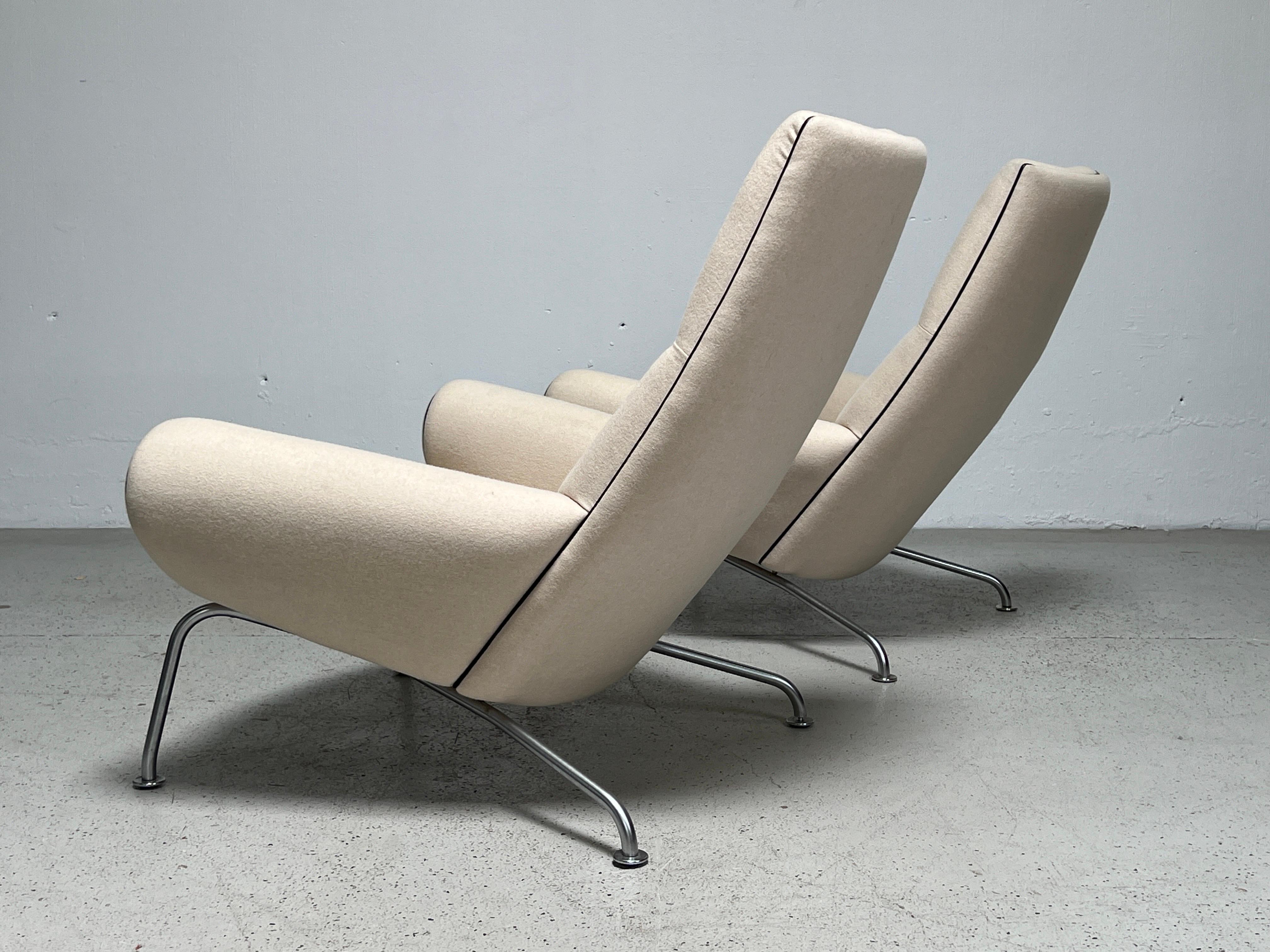 Pair of Queen Chairs by Hans Wegner for Erik Jørgensen 11