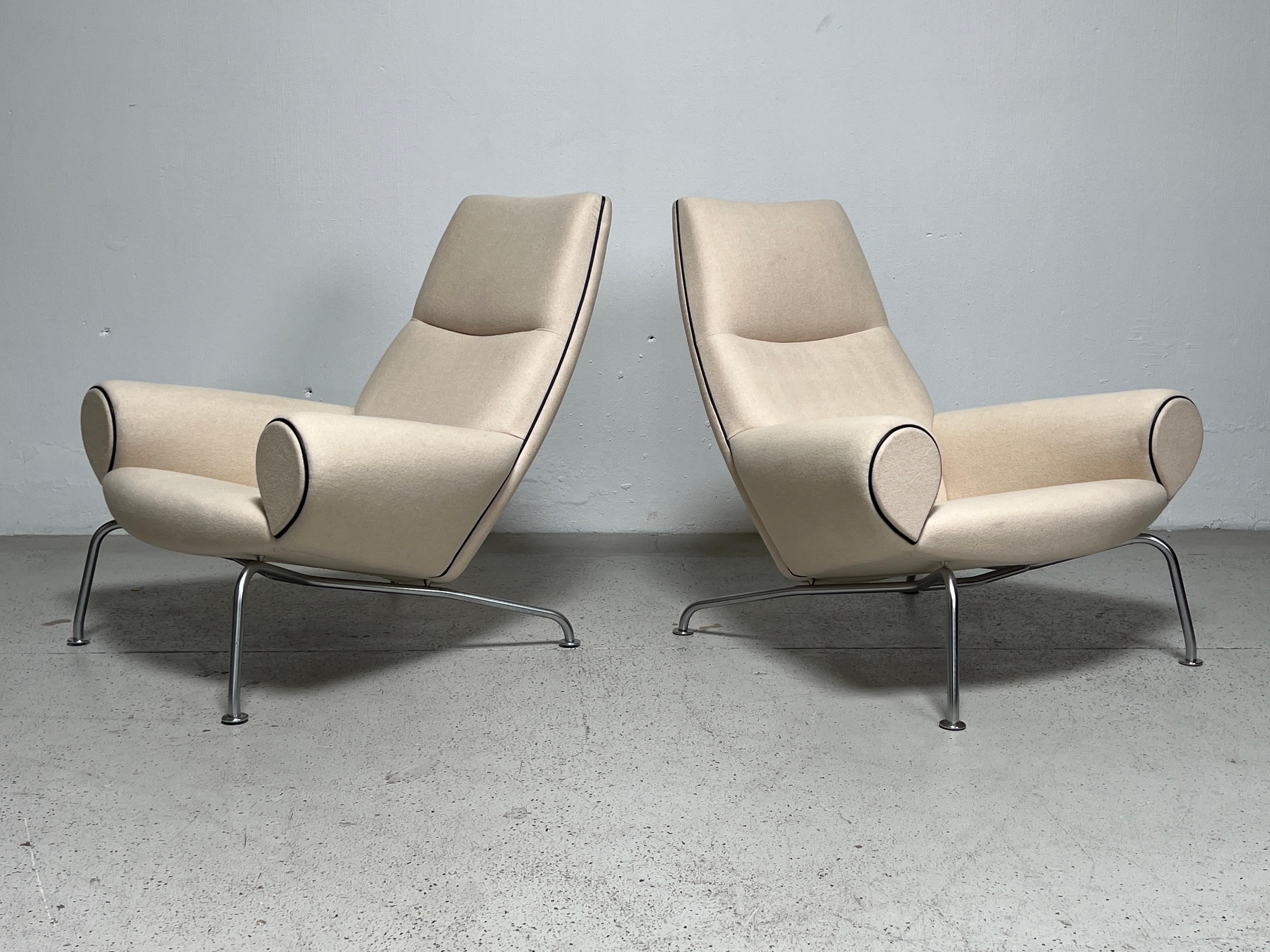 Pair of Queen Chairs by Hans Wegner for Erik Jørgensen 3