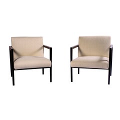 Paire de fauteuils "R3