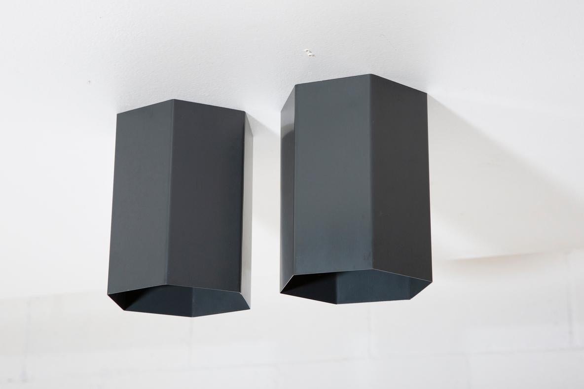 Mid-Century Modern Pair of Raak Attributed Gray Enameled Metal Hexagon Flush Mount Lights For Sale