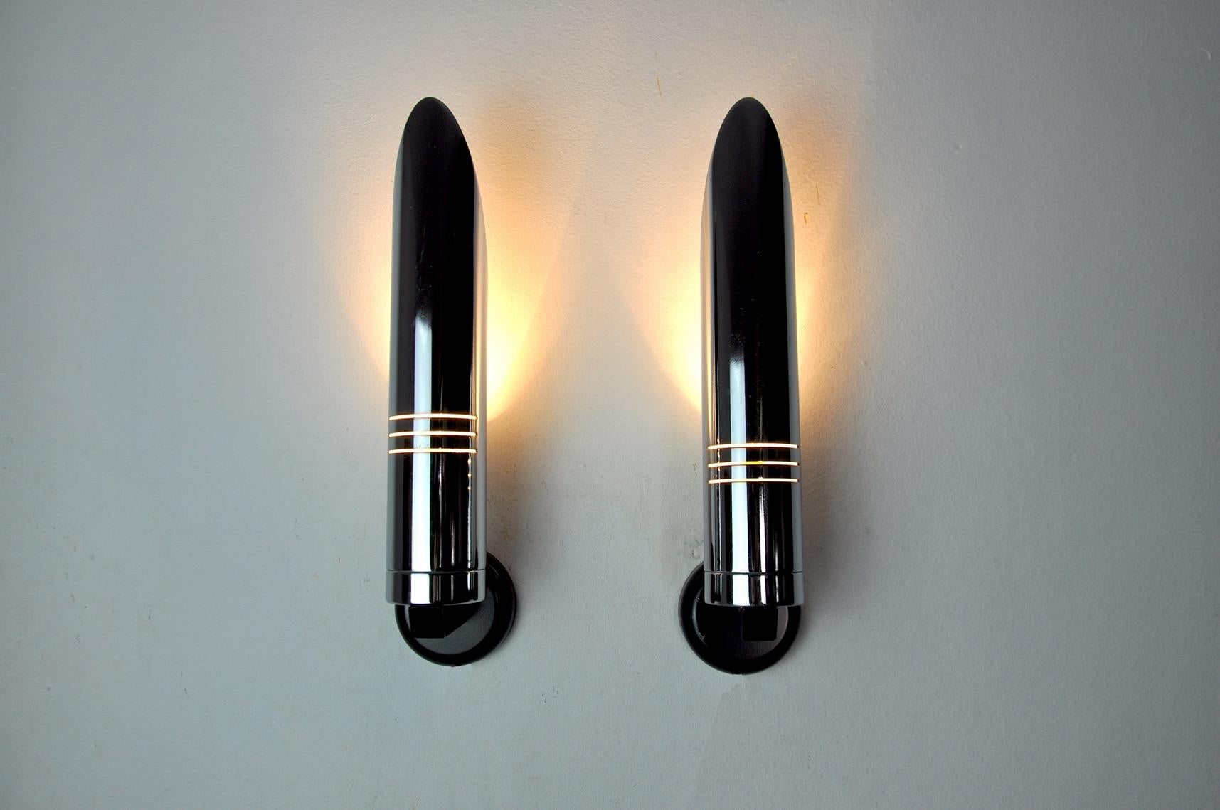 Late 20th Century Pair of RAAK Wall Lamps, Space-Age Chrome Design, Germany, 1970 For Sale