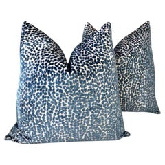 Pareja de almohadas de terciopelo levantado "Jelly Bellies" en zafiro