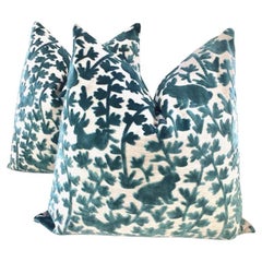 Coppia di "coniglietti d
amore" in velluto rialzato con cuscino azzurro