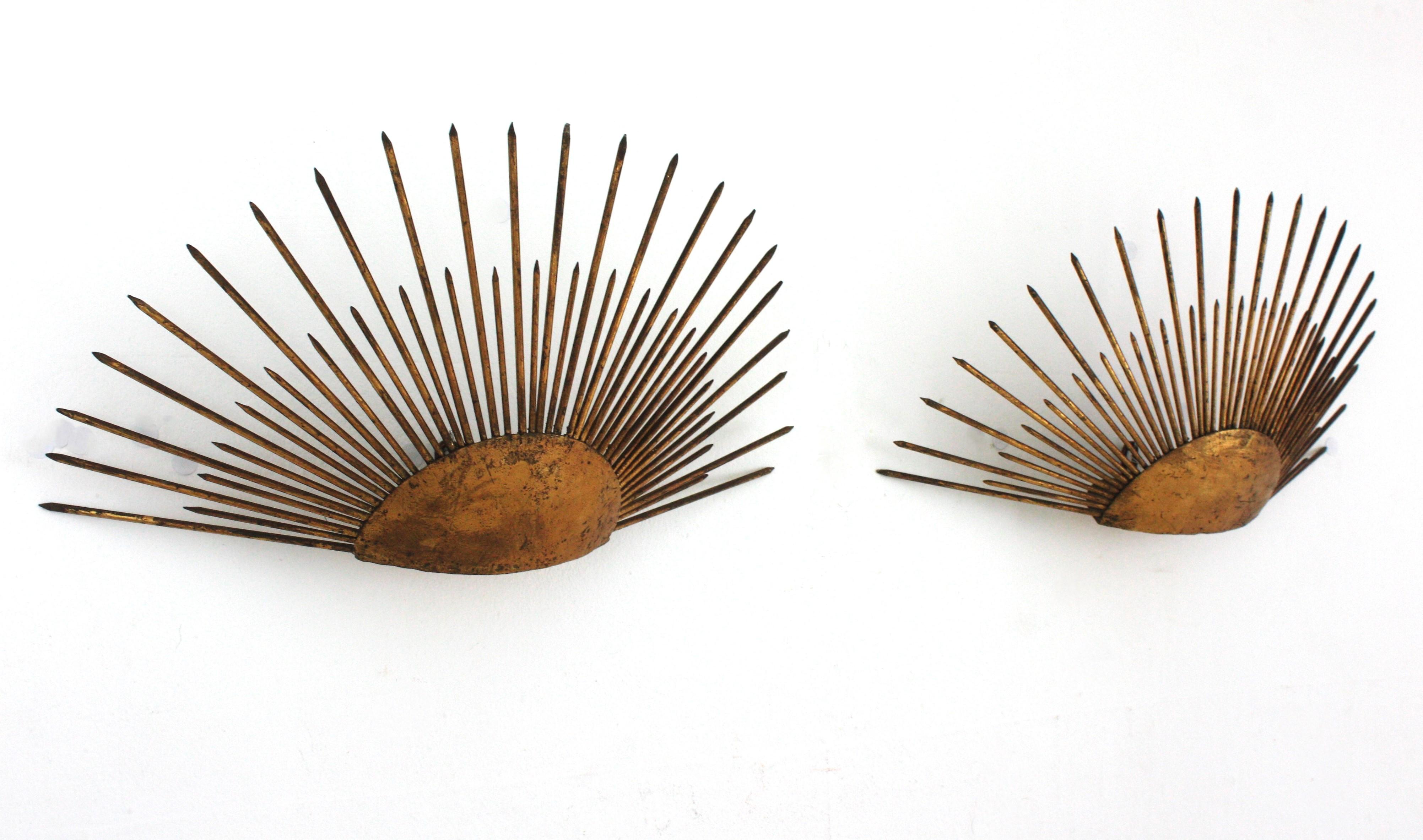 Paire d'appliques murales Sun Sunburst en fer forgé doré, France, années 1940 en vente 3