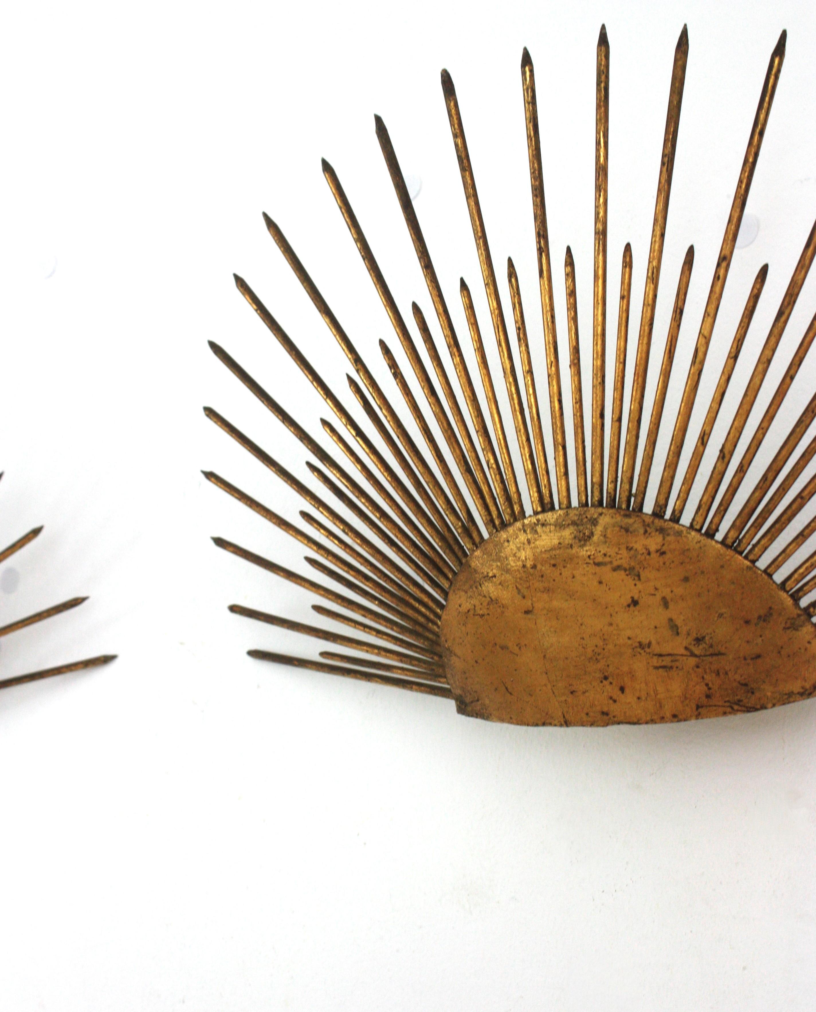 Paire d'appliques murales Sun Sunburst en fer forgé doré, France, années 1940 en vente 8
