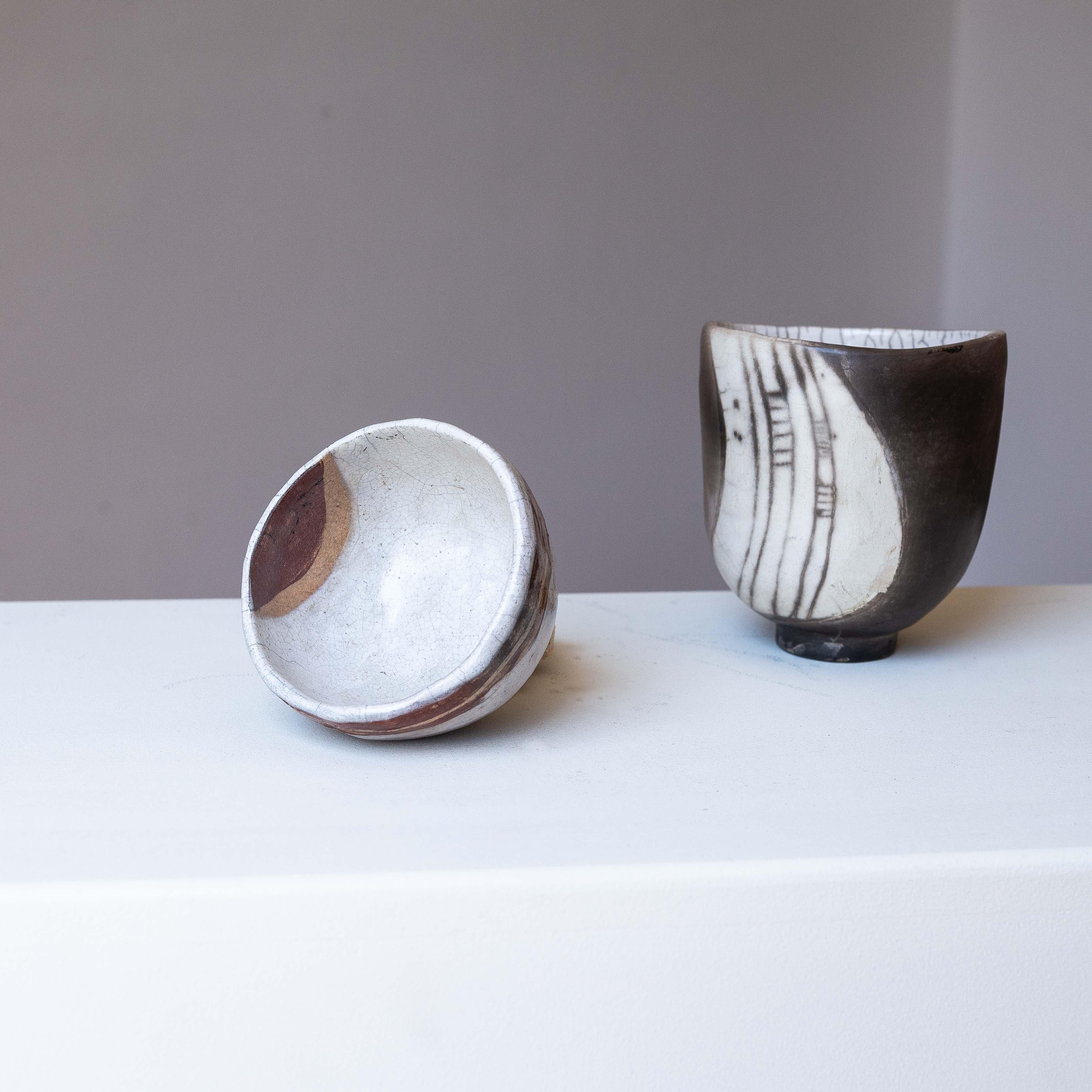 Pair of Raku Ceramic Bowls or Dishes – French Artisan Handcraft, 1970s For Sale 9