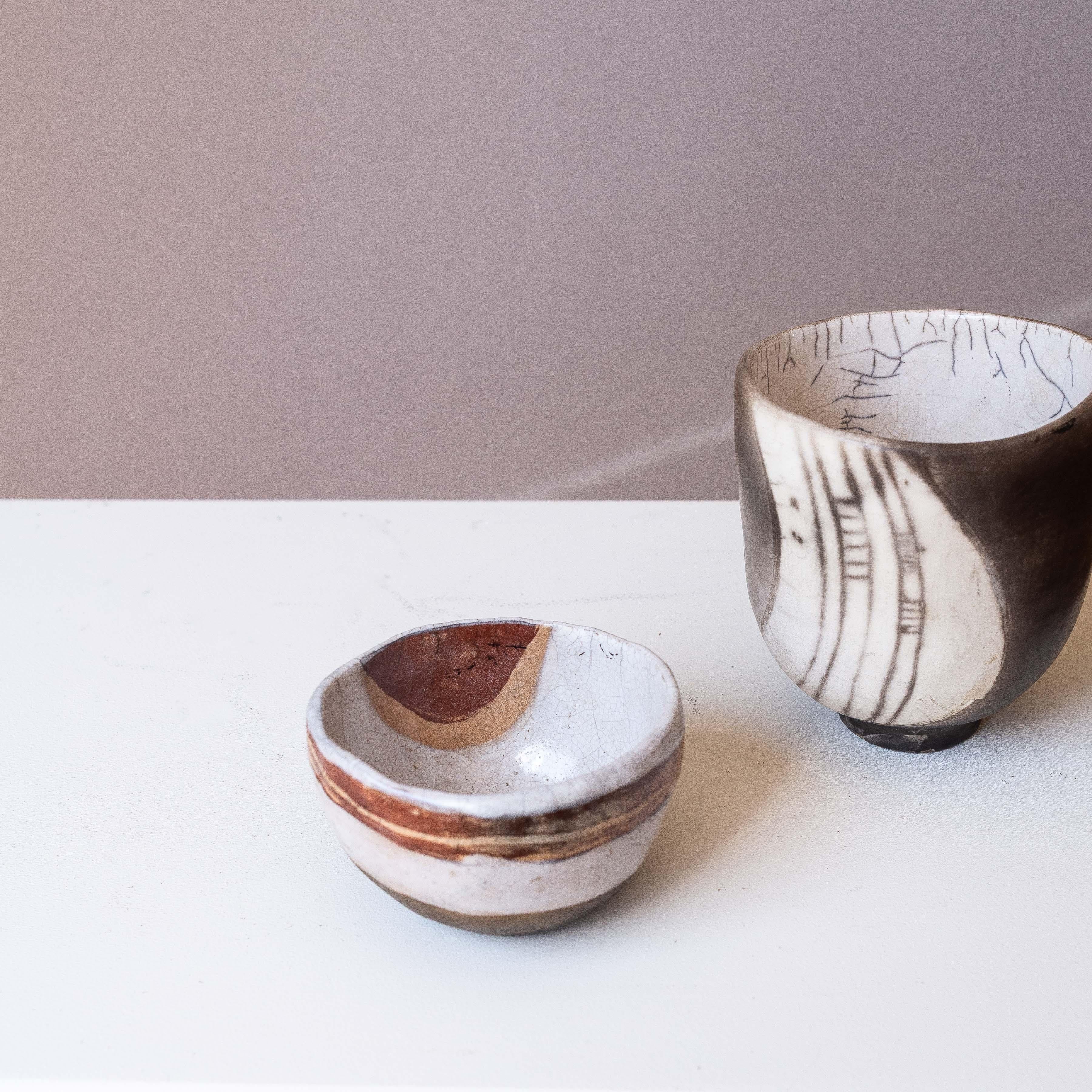 Pair of Raku Ceramic Bowls or Dishes – French Artisan Handcraft, 1970s For Sale 11