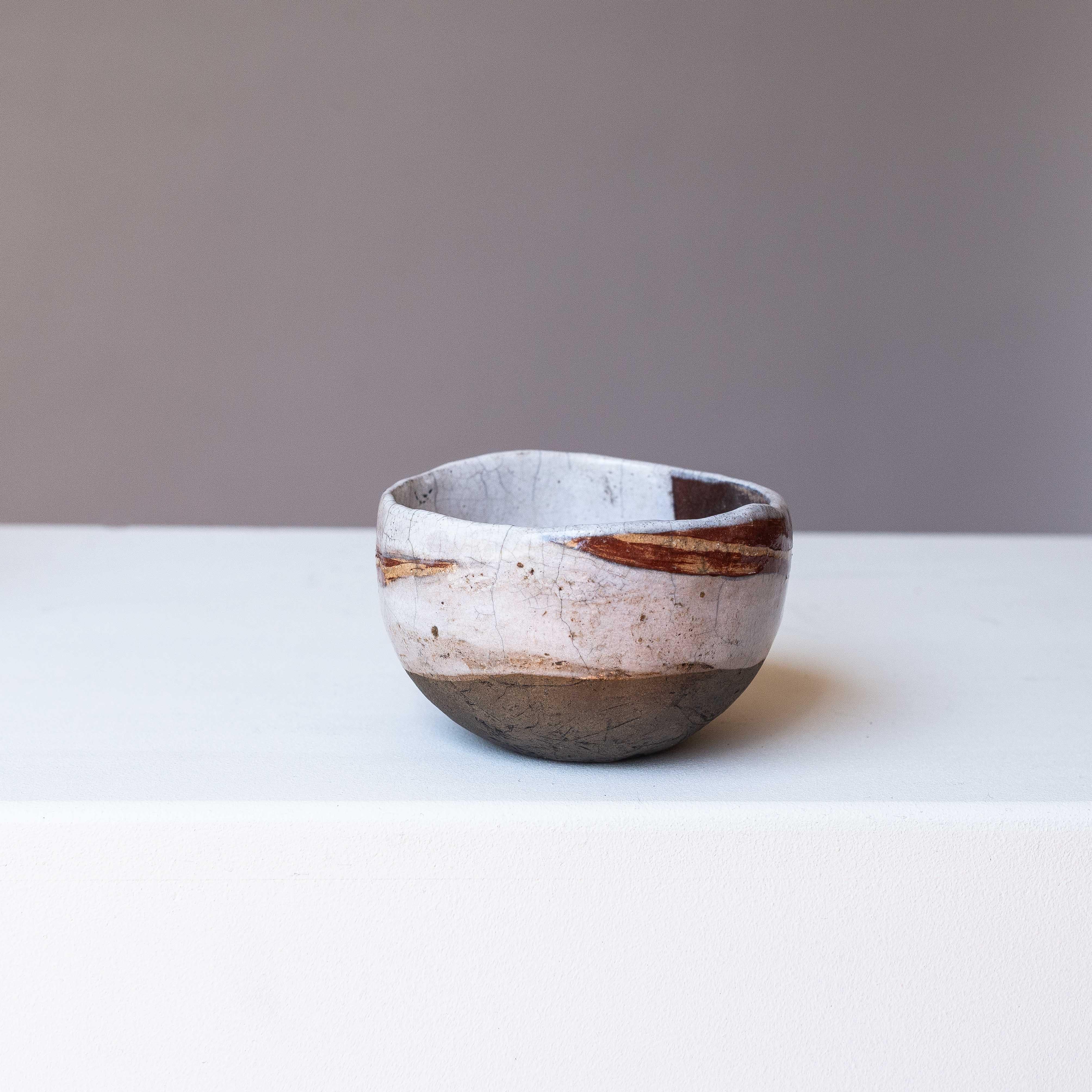20th Century Pair of Raku Ceramic Bowls or Dishes – French Artisan Handcraft, 1970s For Sale