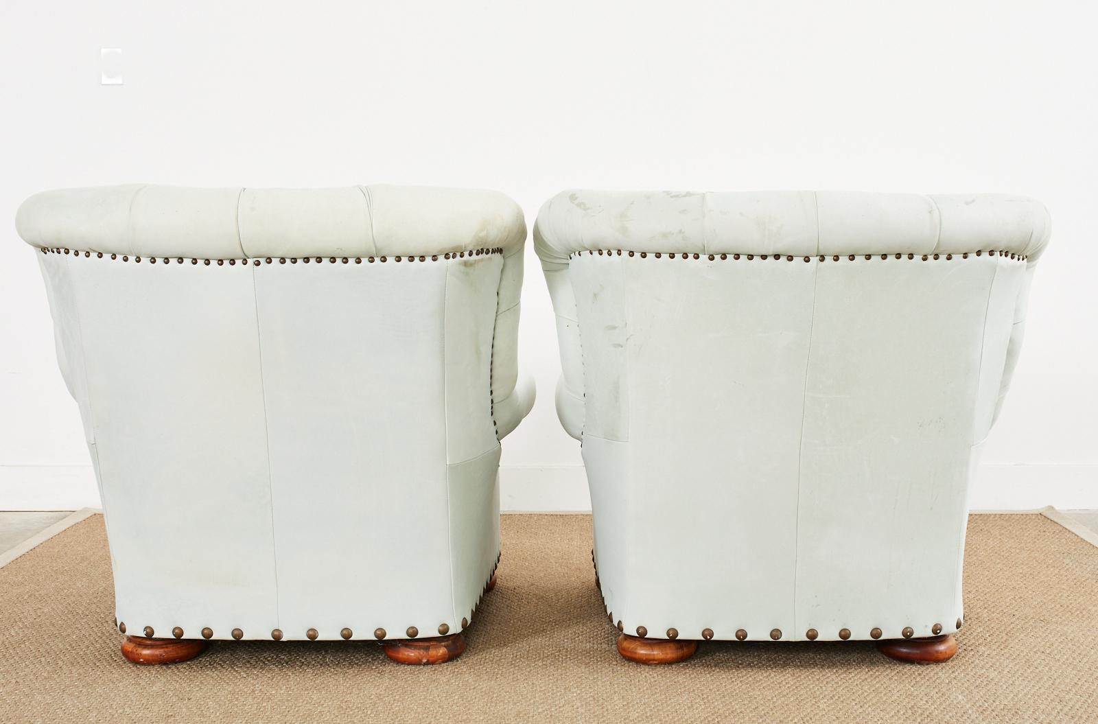 Paire de chaises d'écrivains Wingback en cuir attribuée à Ralph Lauren en vente 12