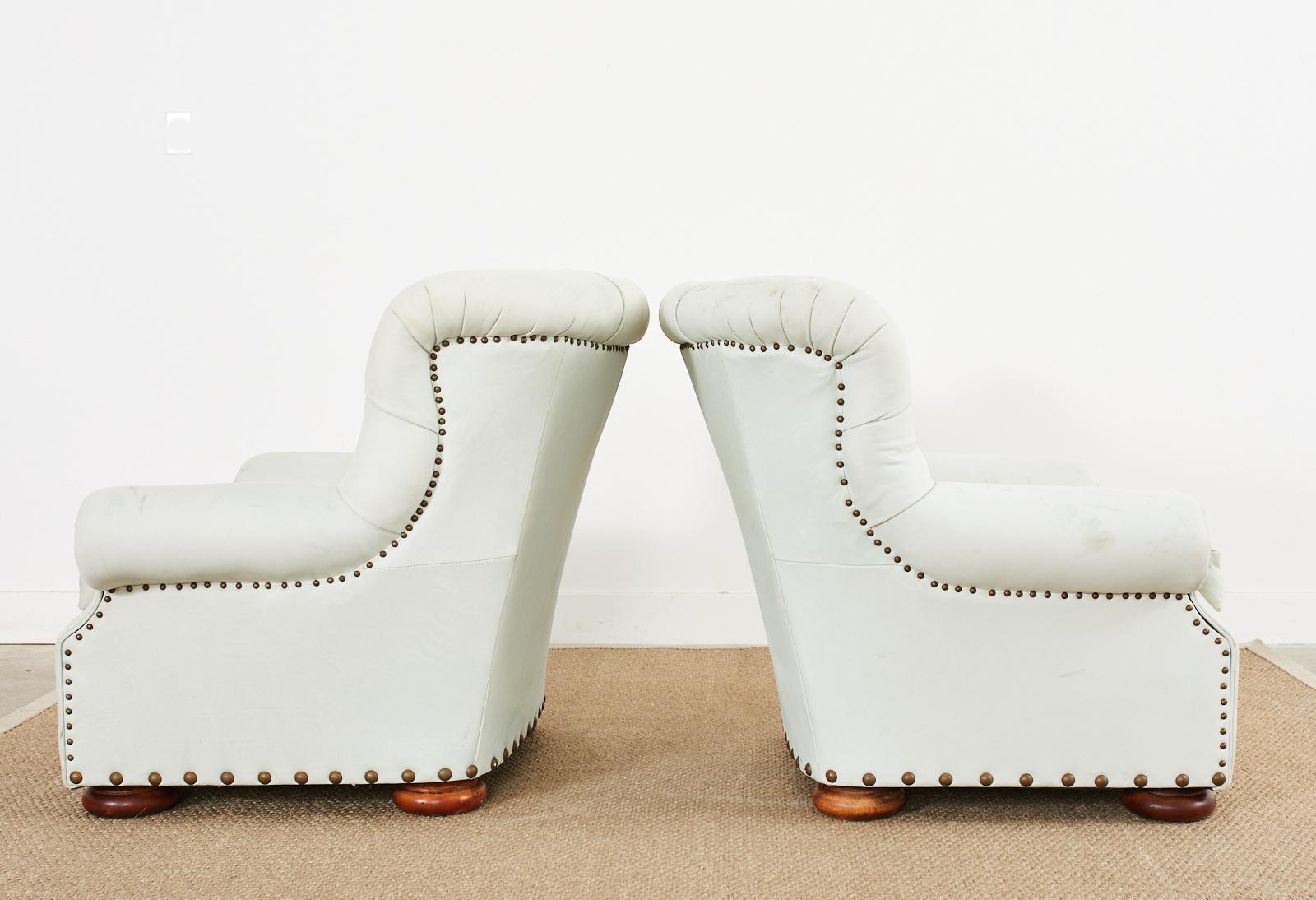 Paire de chaises d'écrivains Wingback en cuir attribuée à Ralph Lauren en vente 2