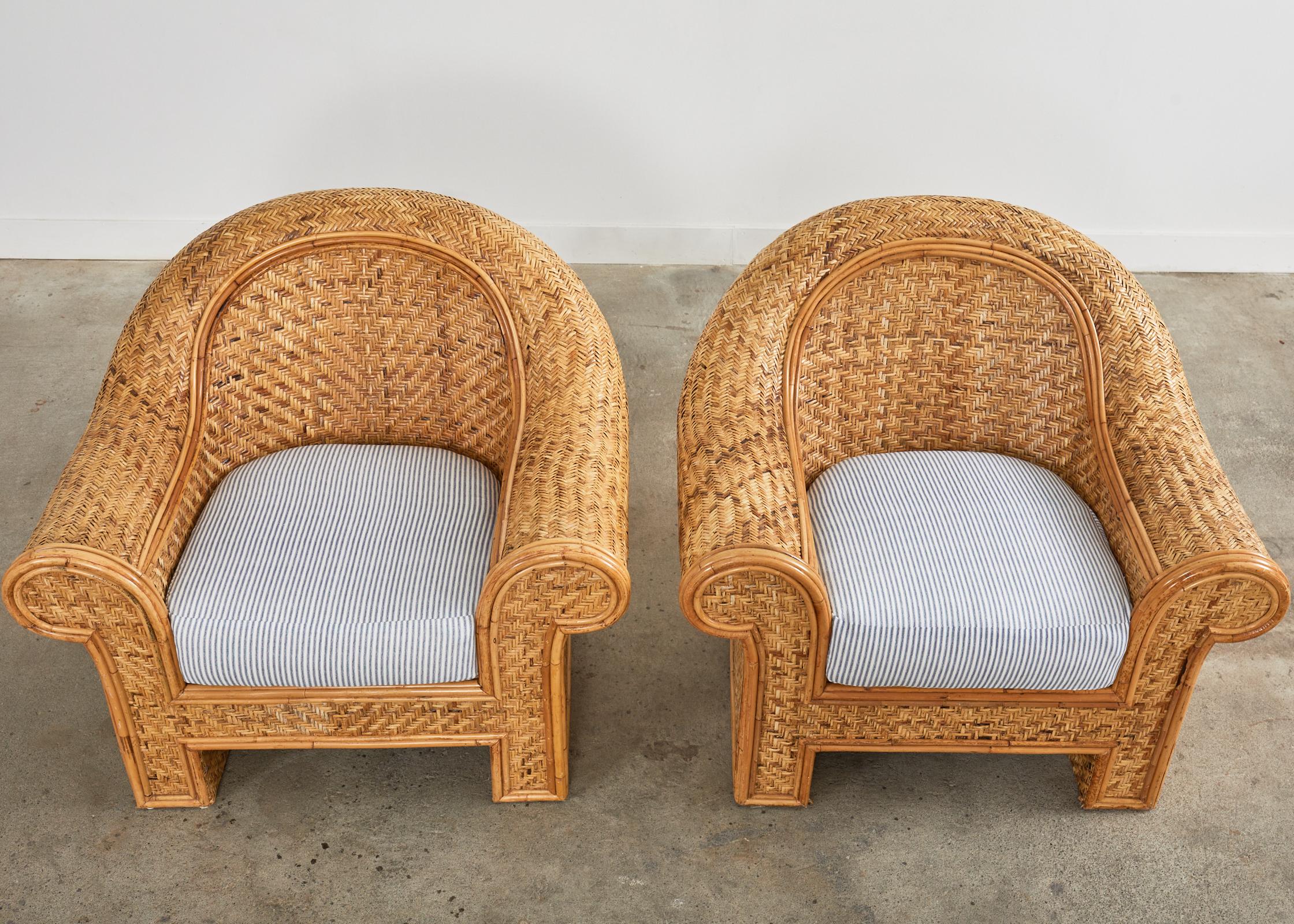 Organique Paire de chaises longues en rotin tressé attribuées à Ralph Lauren en vente