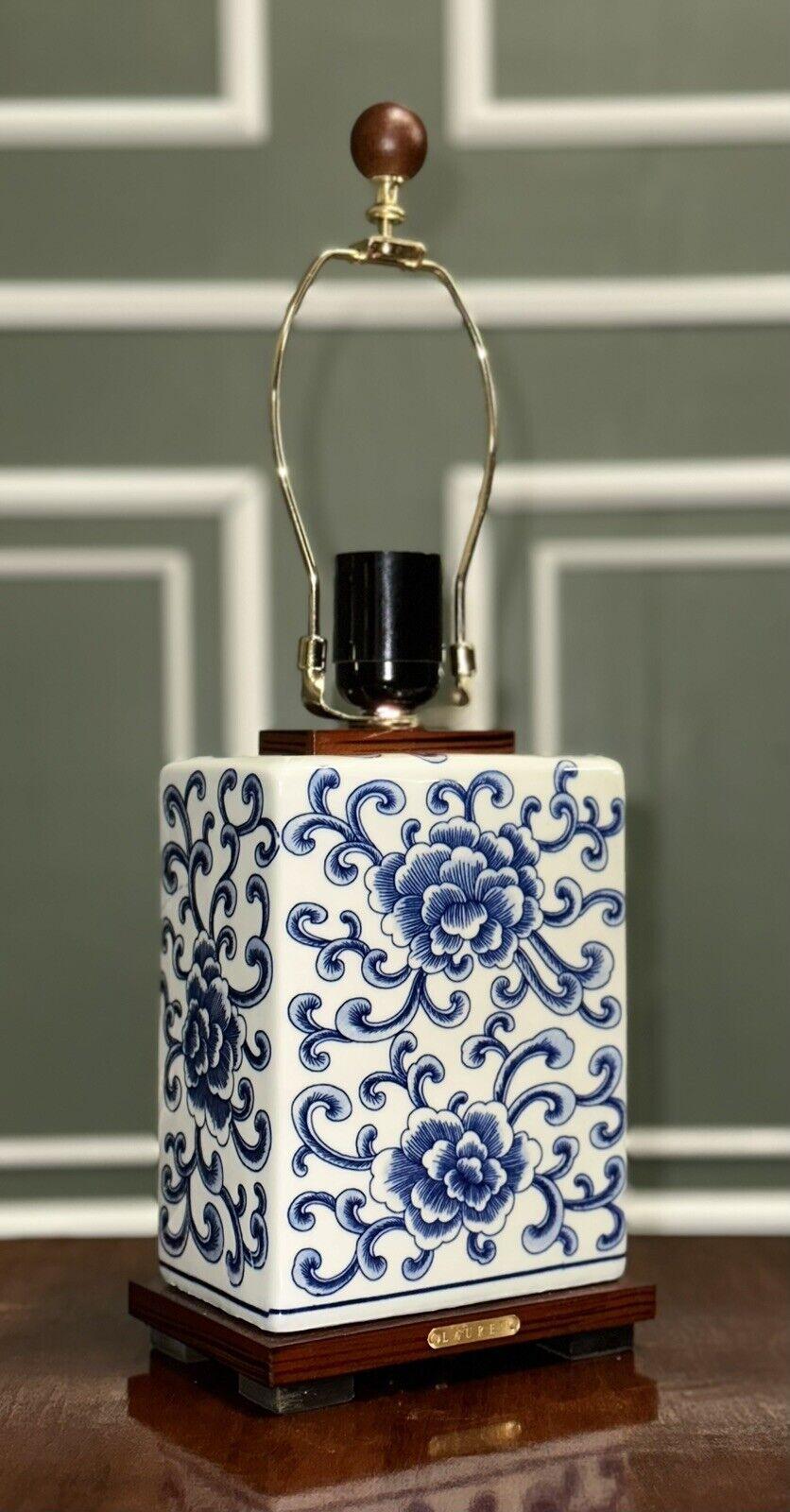 Hand-Crafted Pair of Ralph Lauren Blue & White Porcelain Table Lamps Stunning Chinese Design  For Sale