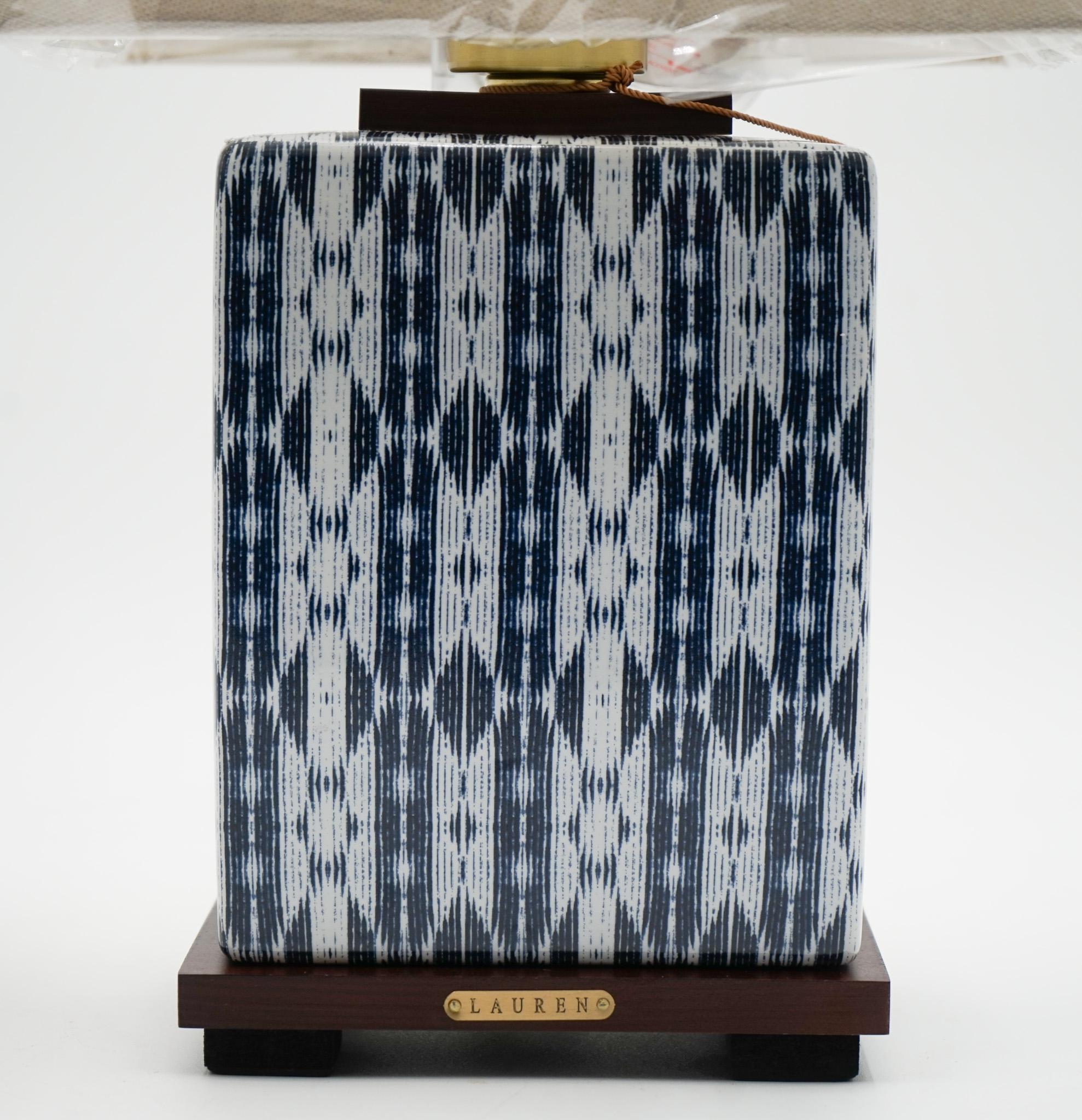 PAiR DE RALPH LAUREN EX DISPLAY LÁMPARAS DE MESA AZUL CERÁMICO INCLUYENDO SOMBRAS (1/1) en Bueno estado para la venta en Pulborough, GB