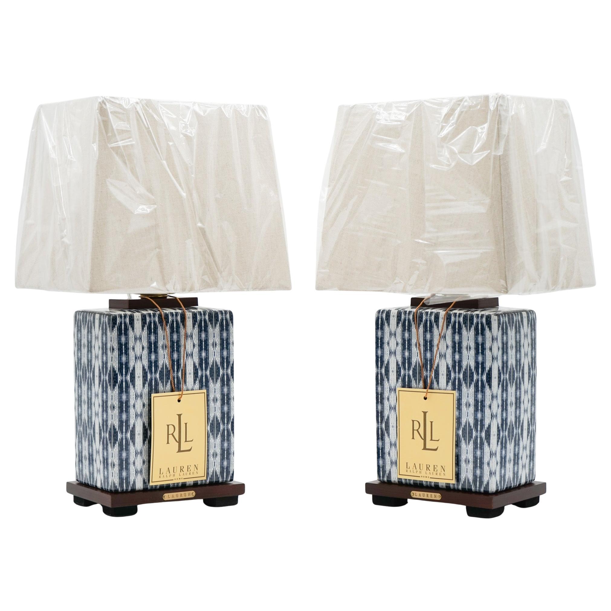 PAiR DE RALPH LAUREN EX DISPLAY LAMPES DE TABLE BLEU CERAMIQUE INCLUANT LES COUVERTS (1/1)