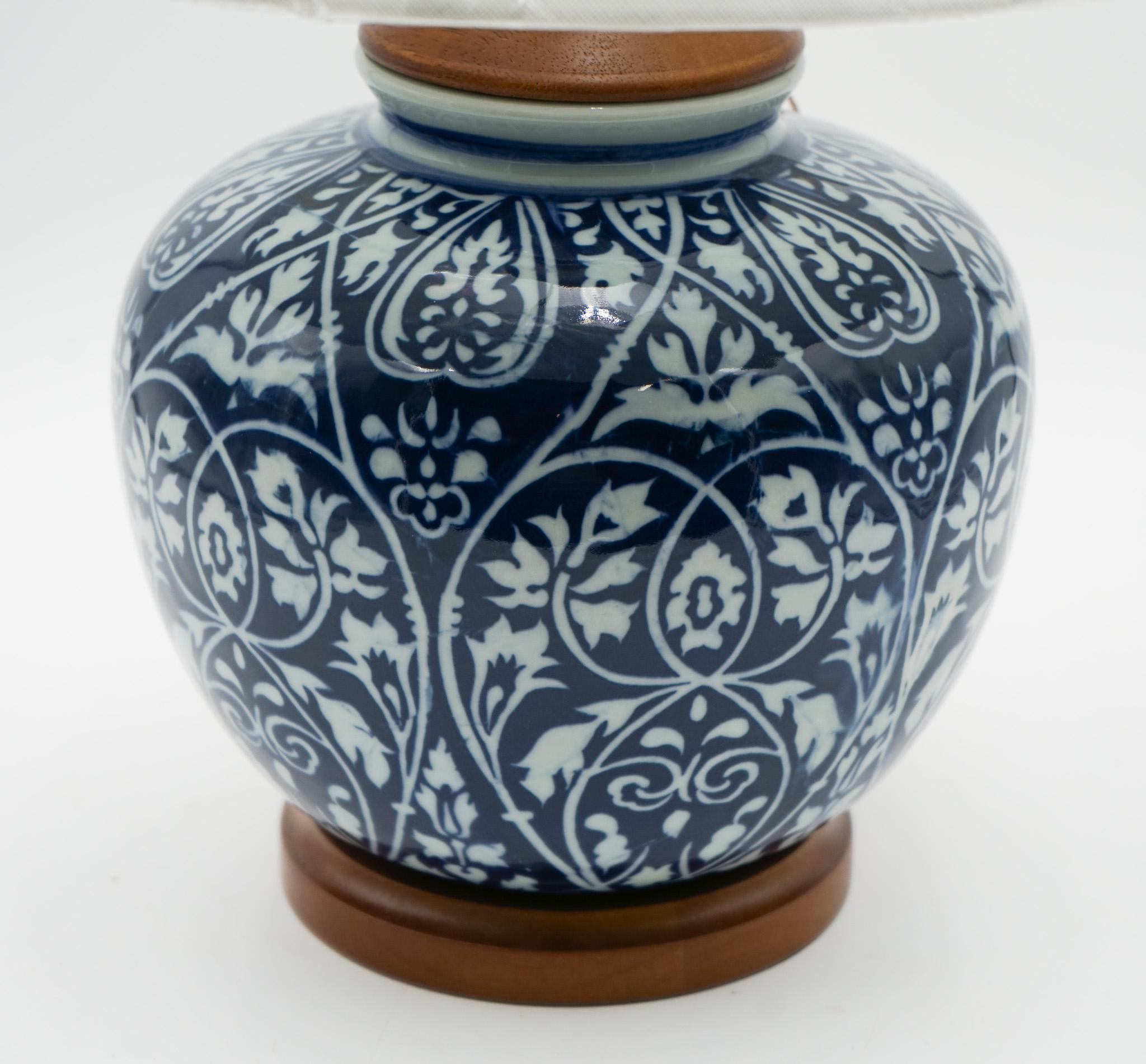 Fait main PAIR DE LAMPES DE TABLE EN CERAMIQUE RALPH LAUREN EX DISPLAY INCLUANT LES COUCHES (1/2) en vente