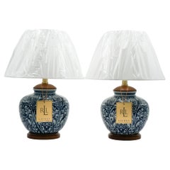 PAIR DE LAMPES DE TABLE EN CERAMIQUE RALPH LAUREN EX DISPLAY INCLUANT LES COUCHES (1/2)