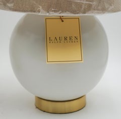 PAIRE DE LAMPES DE TABLE RALPH LAUREN EX DISPLAY EN CERAMIQUE BLANCHE INCLUANT LES COUCHES (2/2)