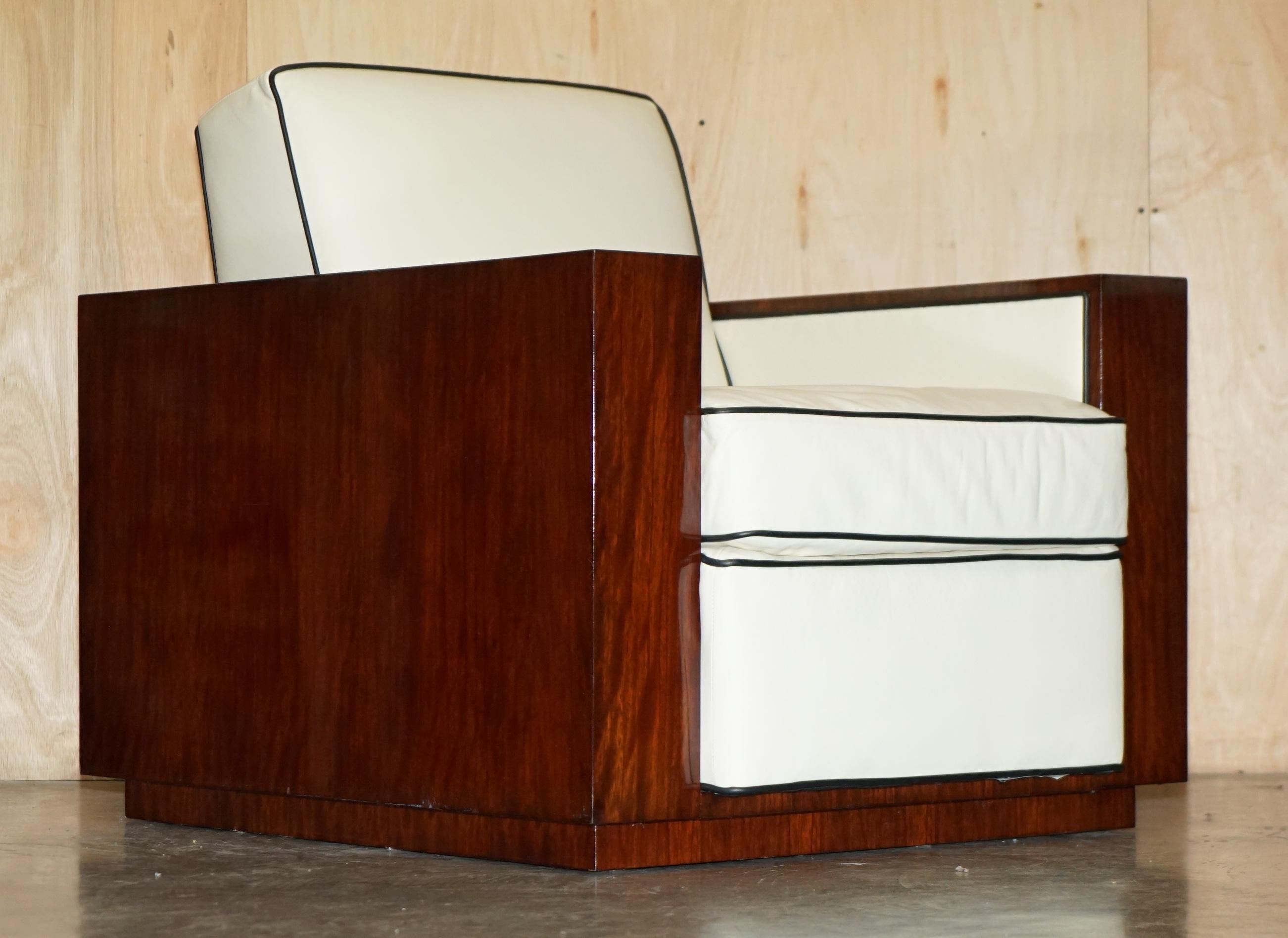 Art Deco PAIR OF RALPH LAUREN MODERN METROPOLIS CREAM LEATHER CLUB ARMCHAiRS For Sale
