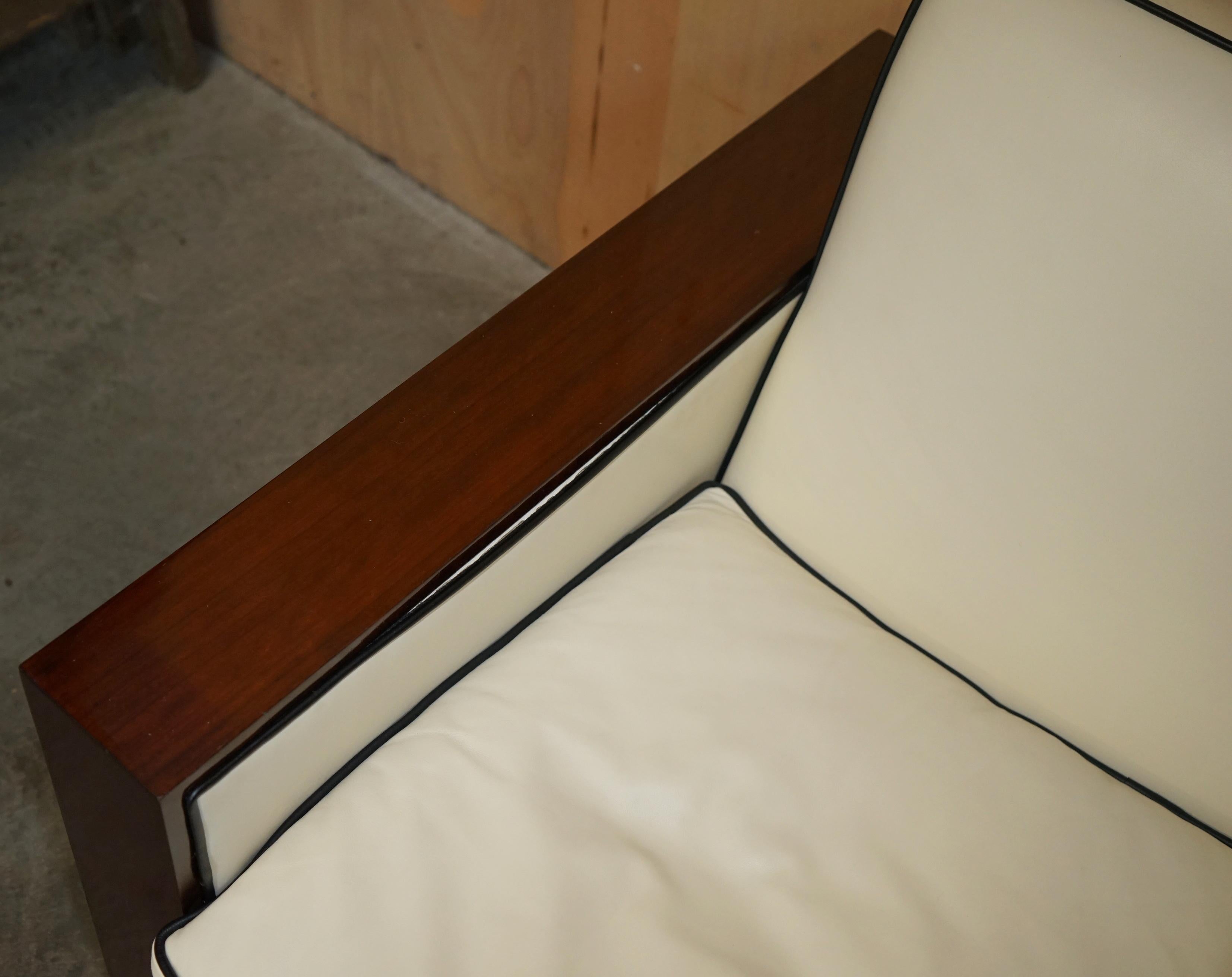 Leather PAIR OF RALPH LAUREN MODERN METROPOLIS CREAM LEATHER CLUB ARMCHAiRS For Sale